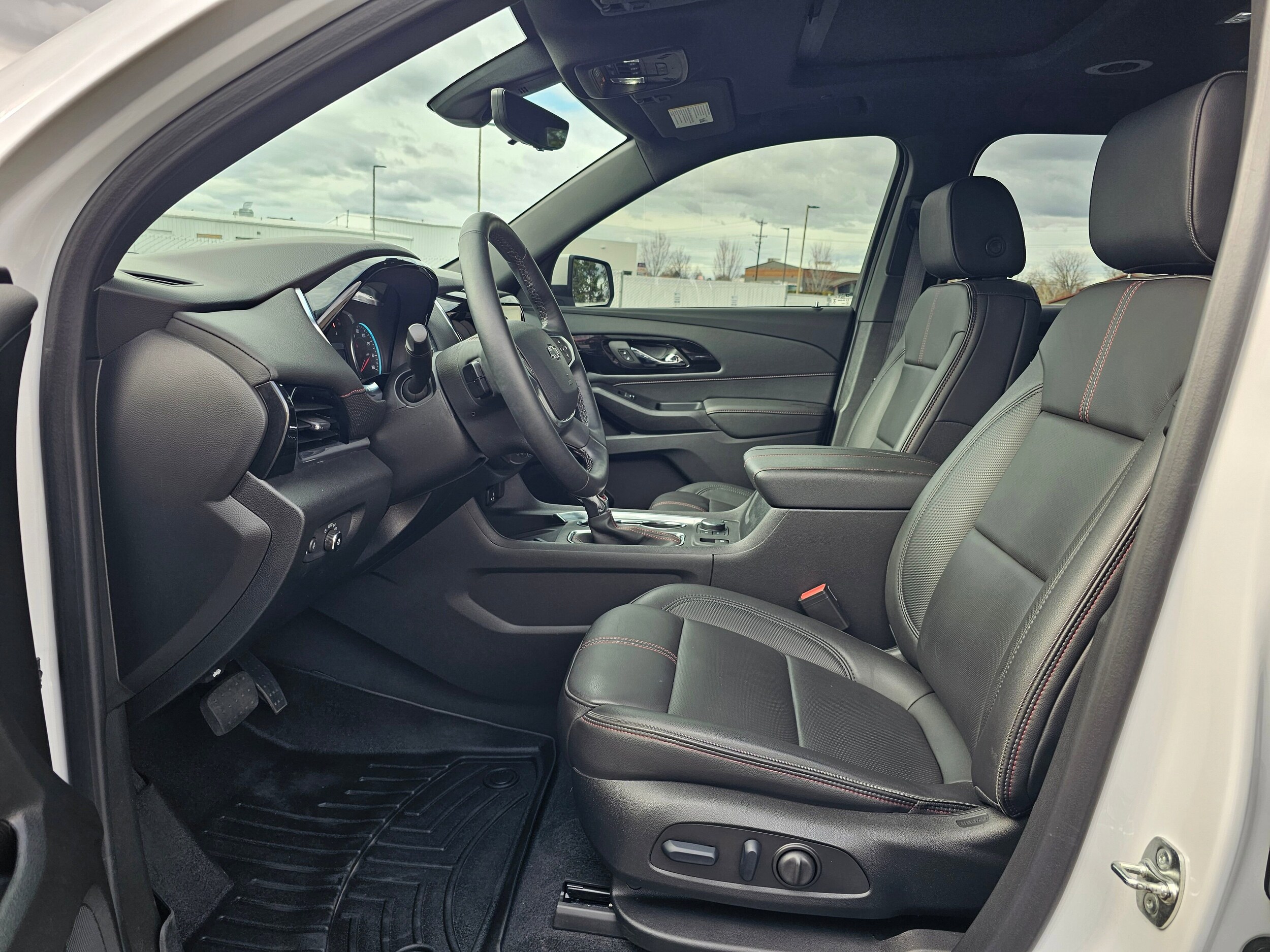 Used 2023 Iridescent Pearl Tricoat Chevrolet RS image 43