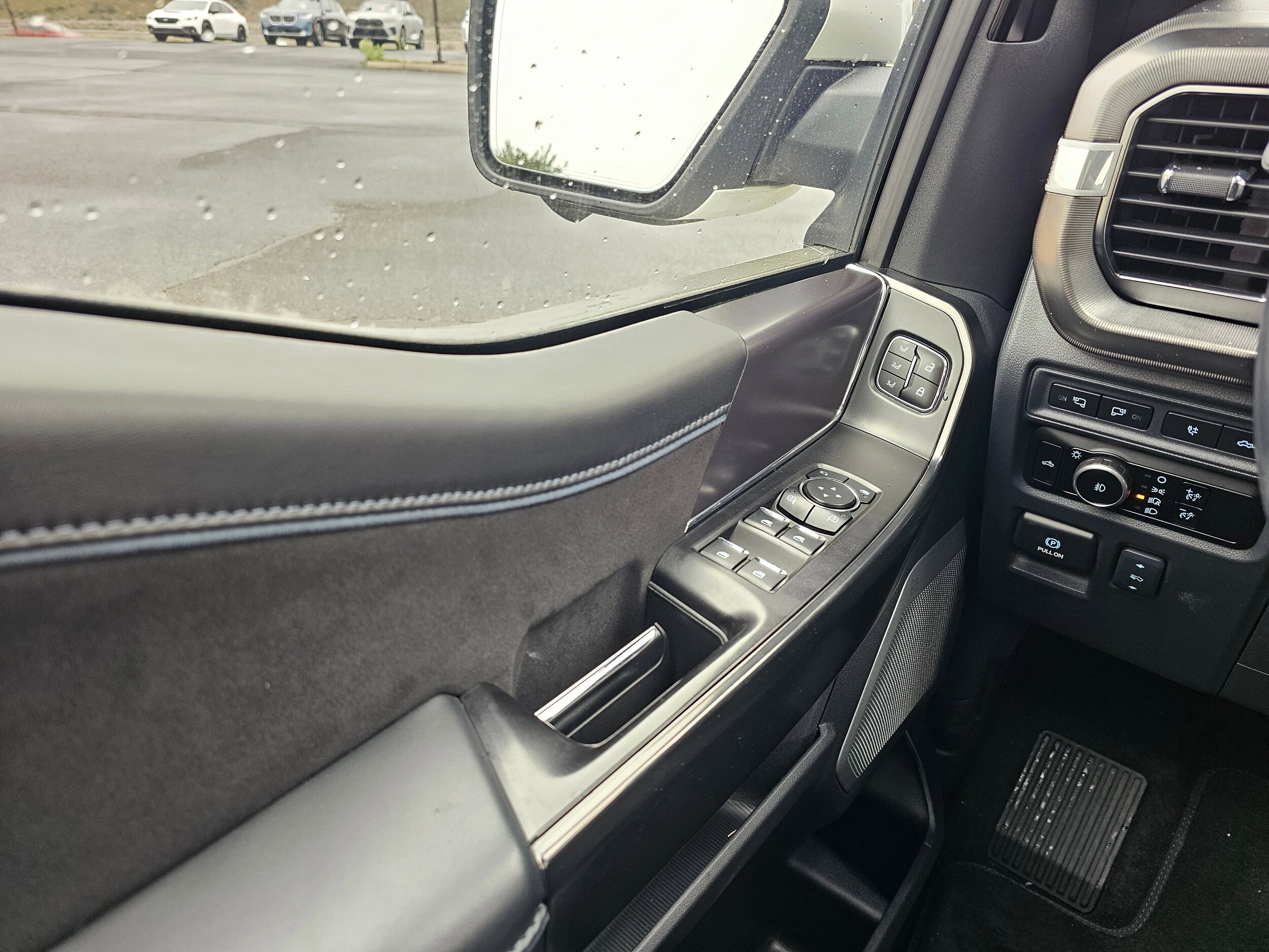 Used 2024 Star White Metallic Tri-Coat Ford Platinum image 61