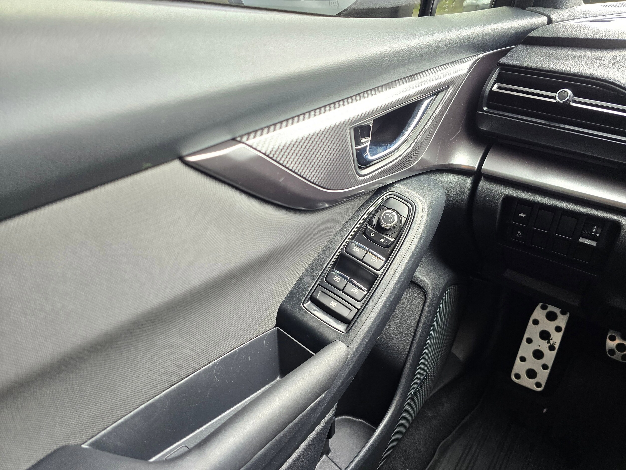 Used 2022 Crystal Black Silica Subaru Premium image 61