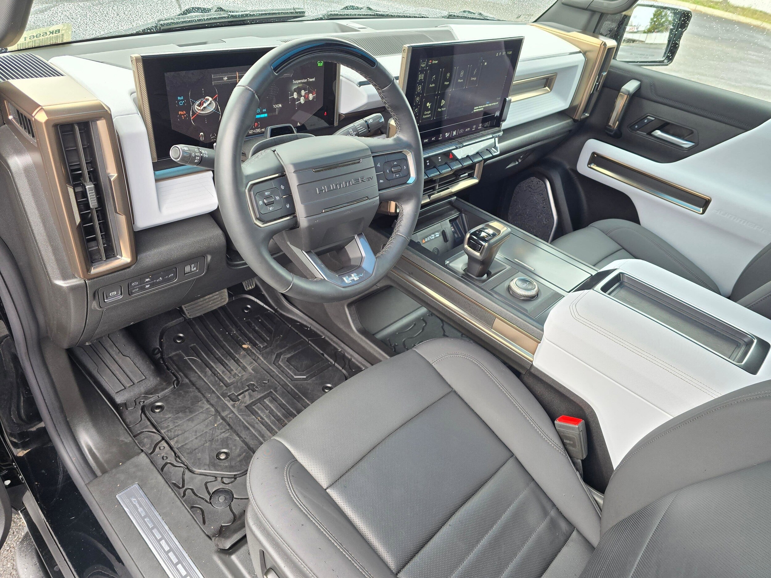 Used 2024 Void Black GMC 2X image 2