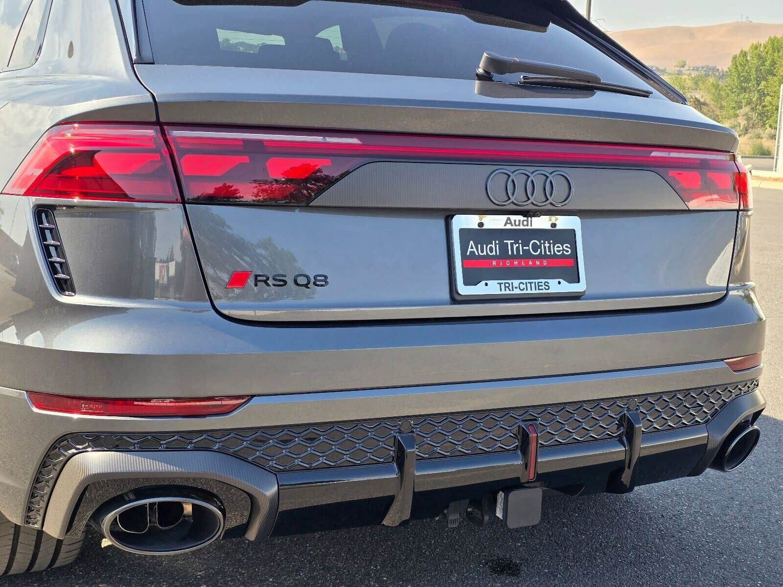 New 2026 Daytona Gray Pearl Audi 4.0T performance image 7