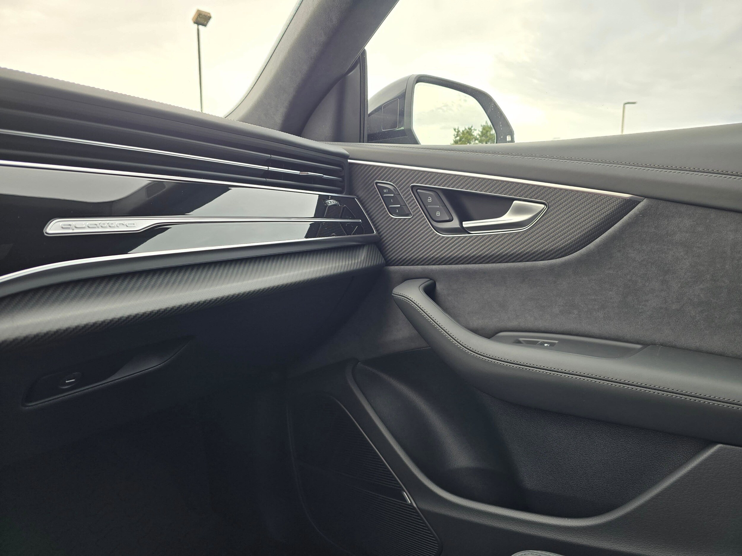 New 2026 Glacier White Audi 4.0T performance image 25