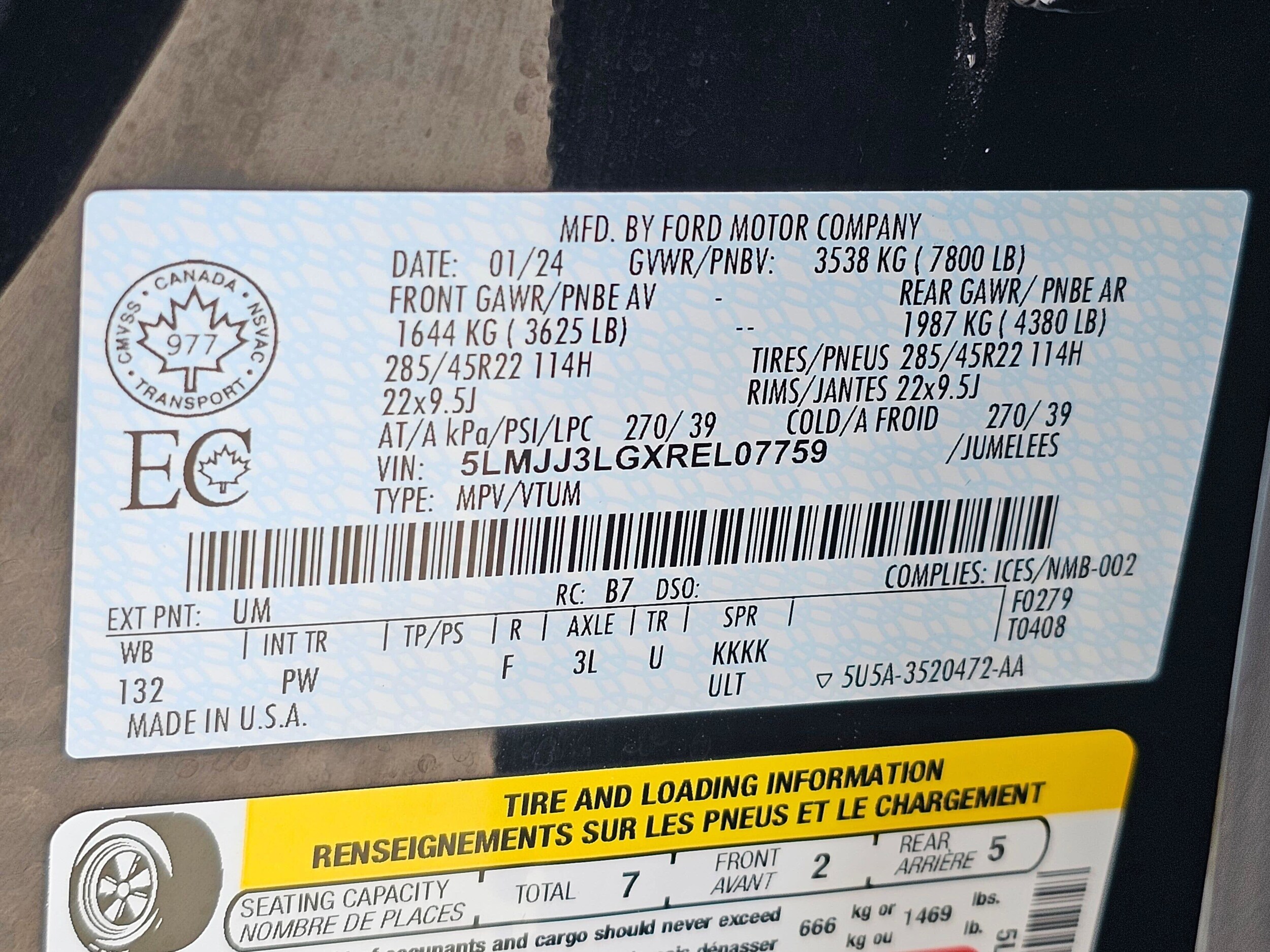 Used 2024 Infinite Black Metallic Clearcoat Lincoln Reserve image 30