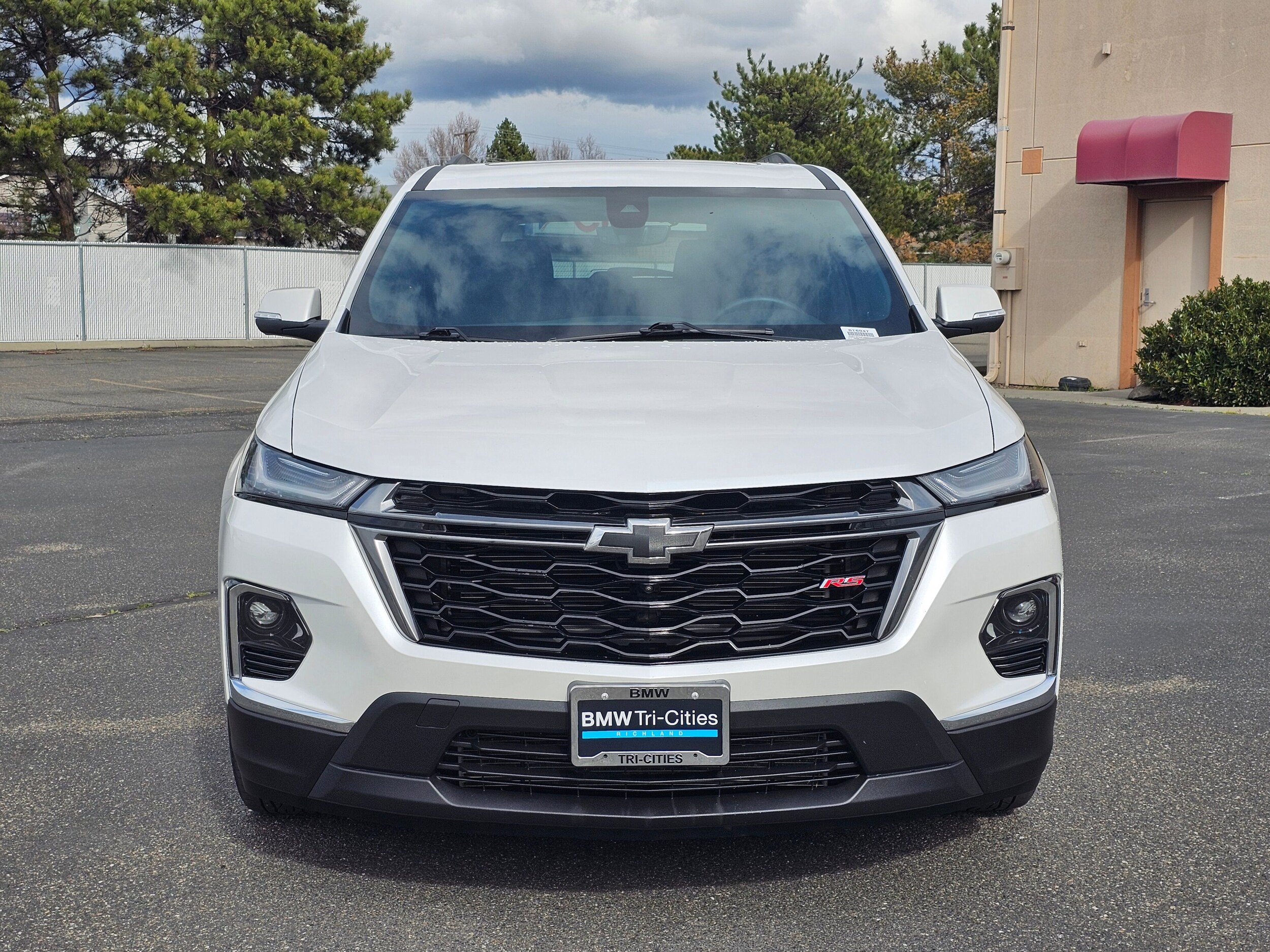 Used 2023 Iridescent Pearl Tricoat Chevrolet RS image 38