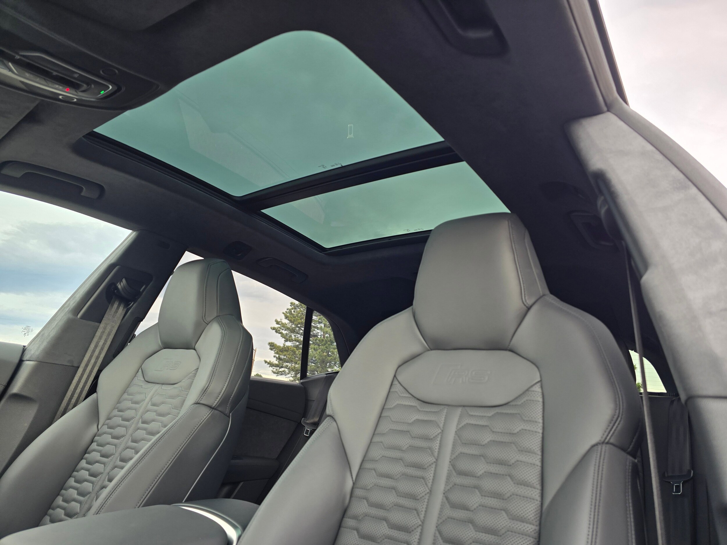 New 2026 Glacier White Audi 4.0T performance image 58