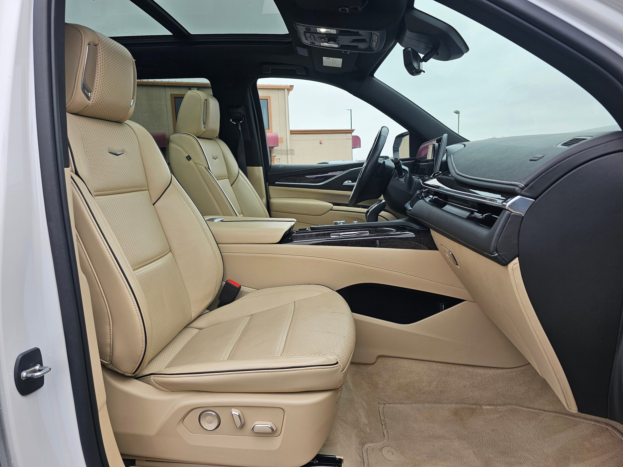 Used 2023 Crystal White Tricoat Cadillac 4WD Premium Luxury image 47