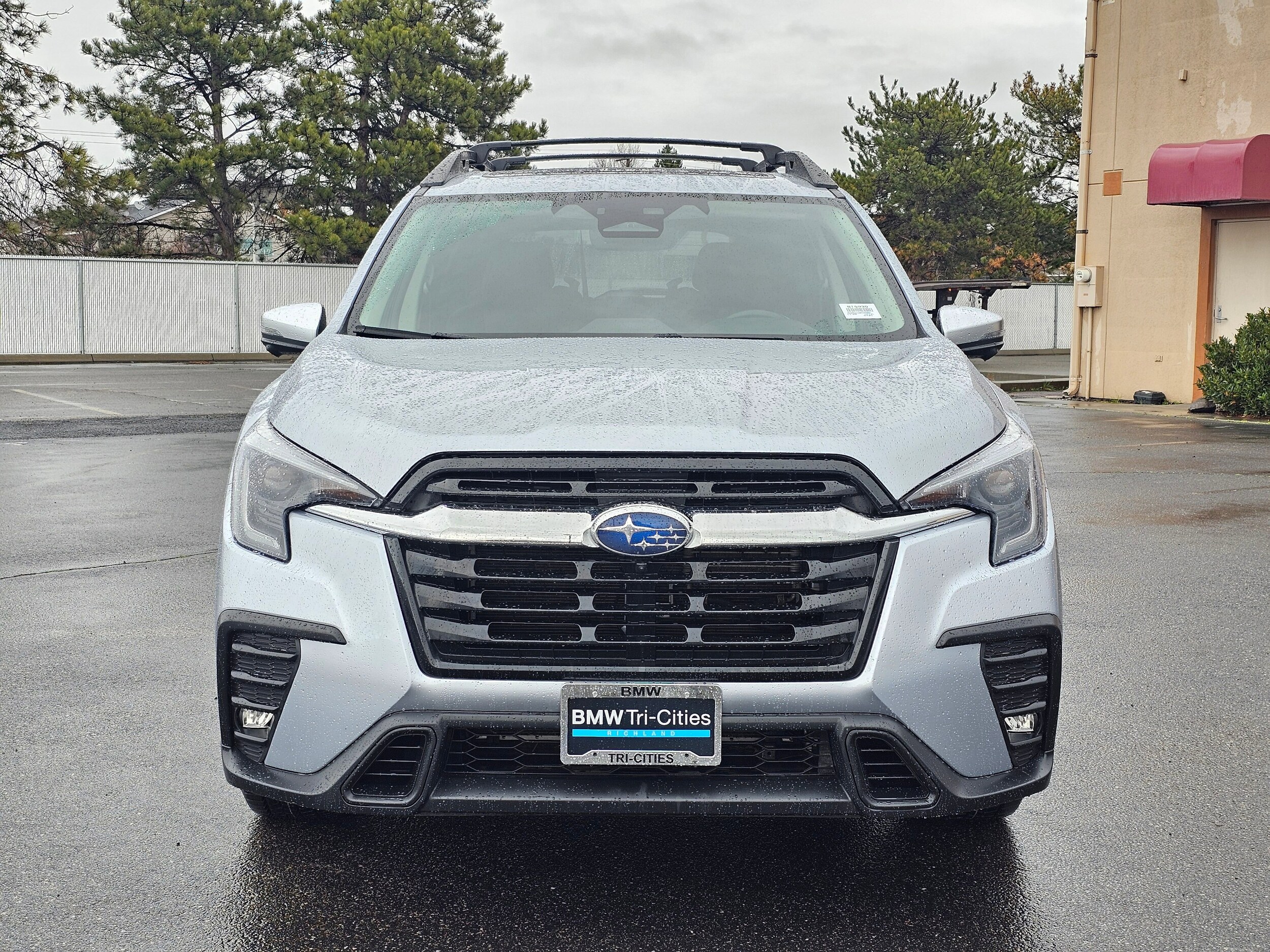 Used 2023 Ice Silver Metallic Subaru Limited image 32