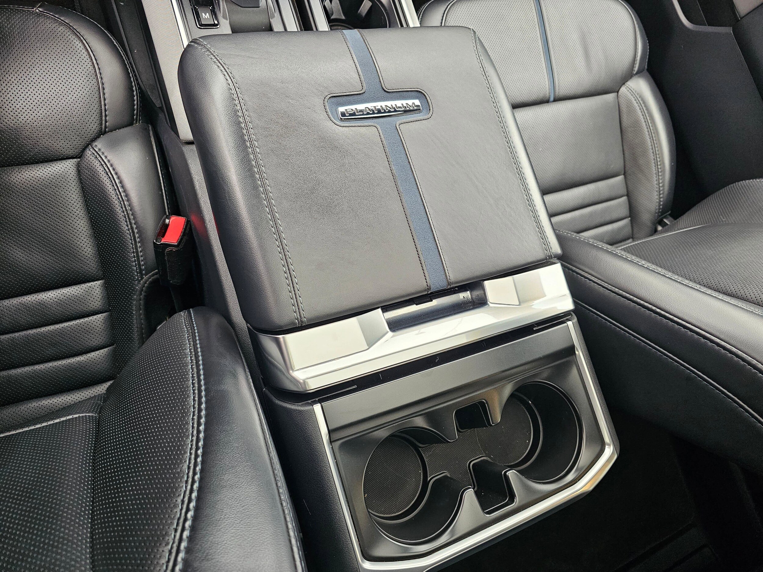 Used 2024 Star White Metallic Tri-Coat Ford Platinum image 26