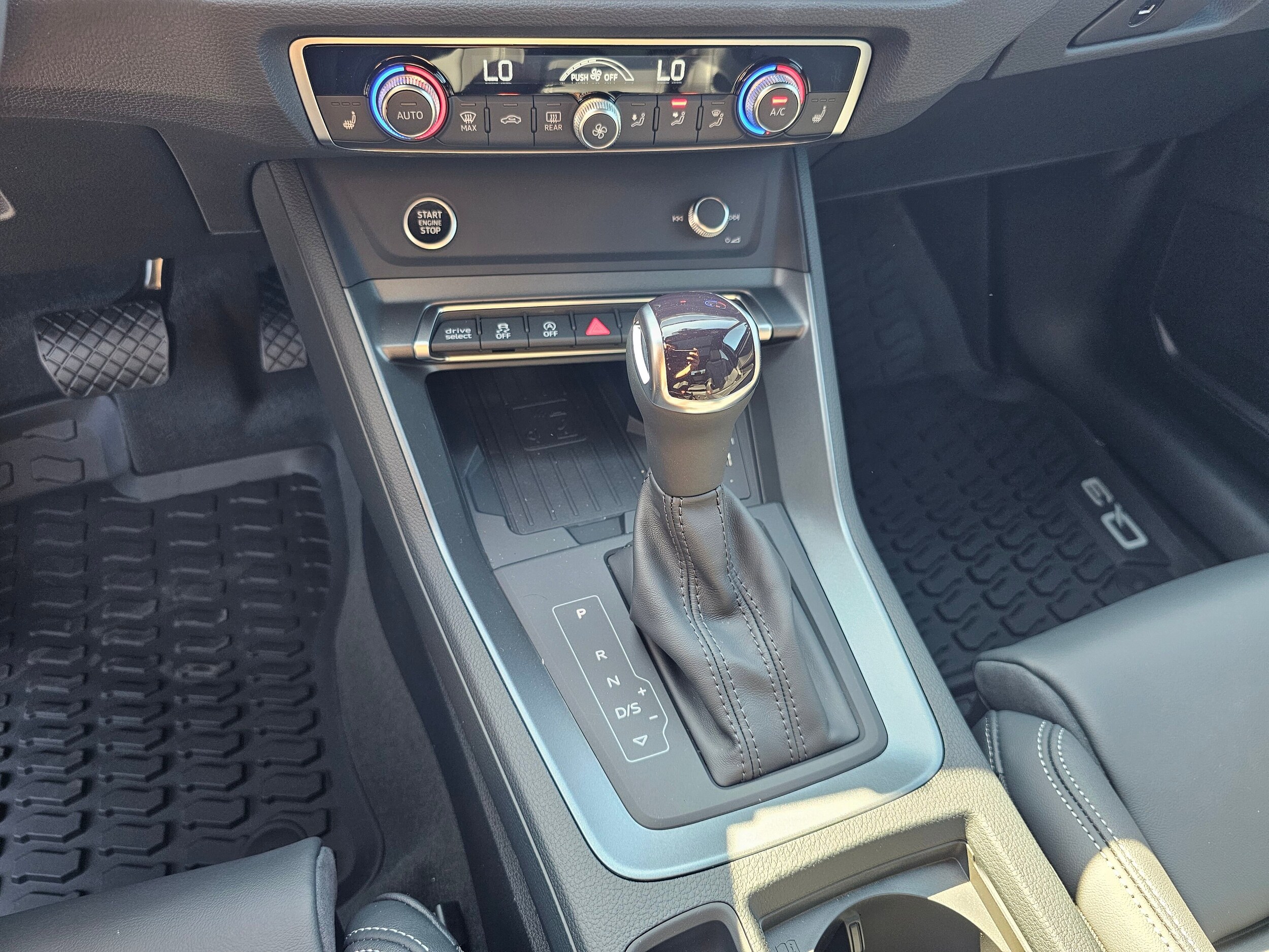 New 2025 Mythos Black Audi 45 S line Premium image 22