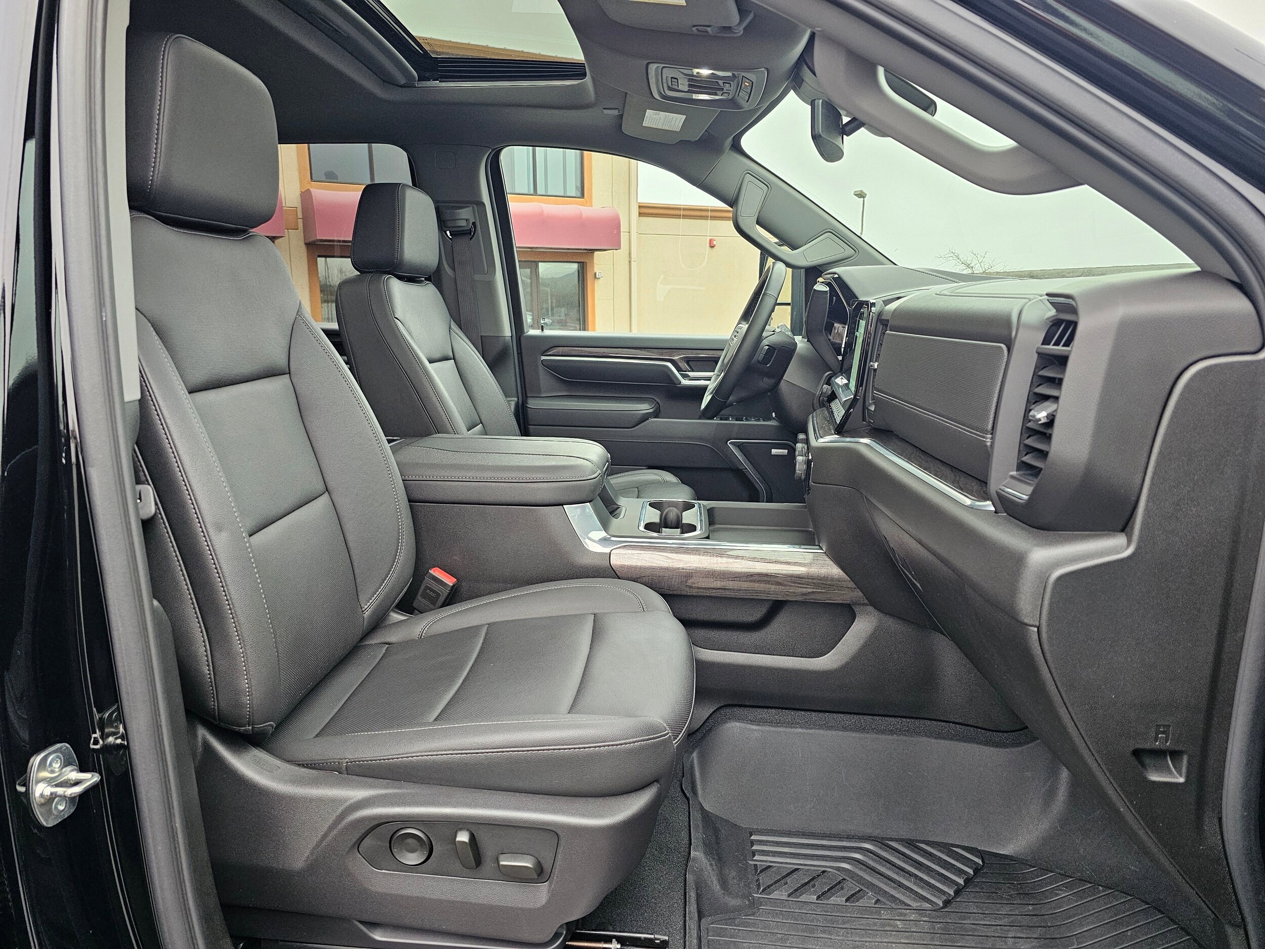 Used 2025 Black Chevrolet LTZ image 15