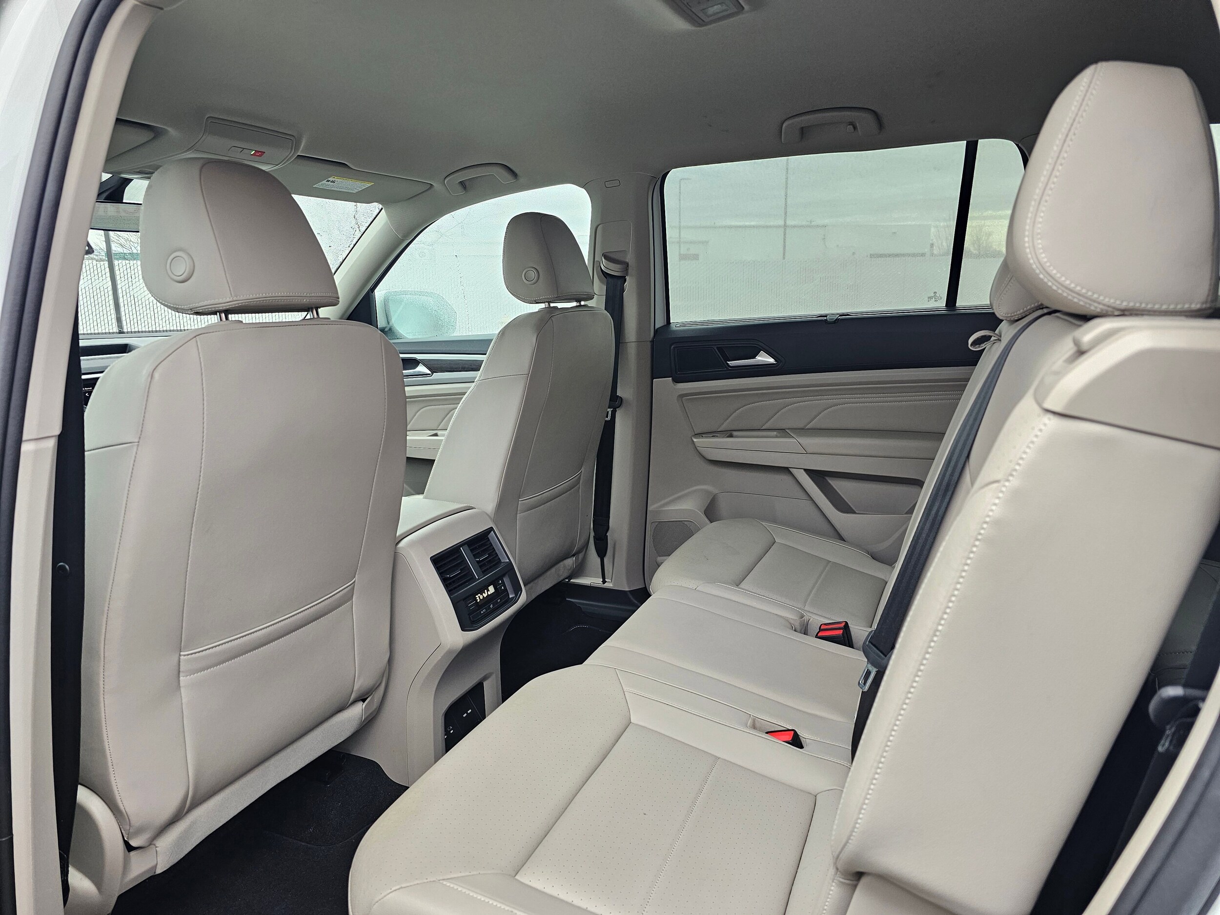 Used 2023 Pure White Volkswagen 2.0T SE w/Technology image 45