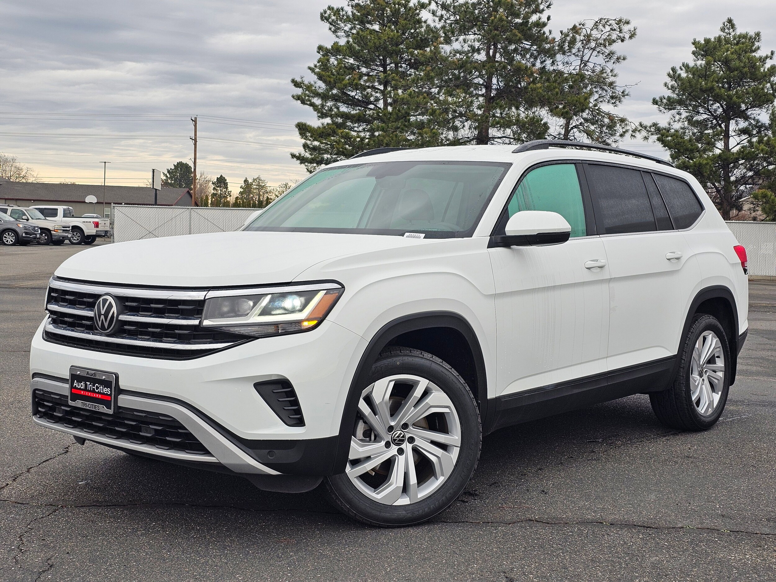 Used 2023 Pure White Volkswagen 2.0T SE w/Technology image 34
