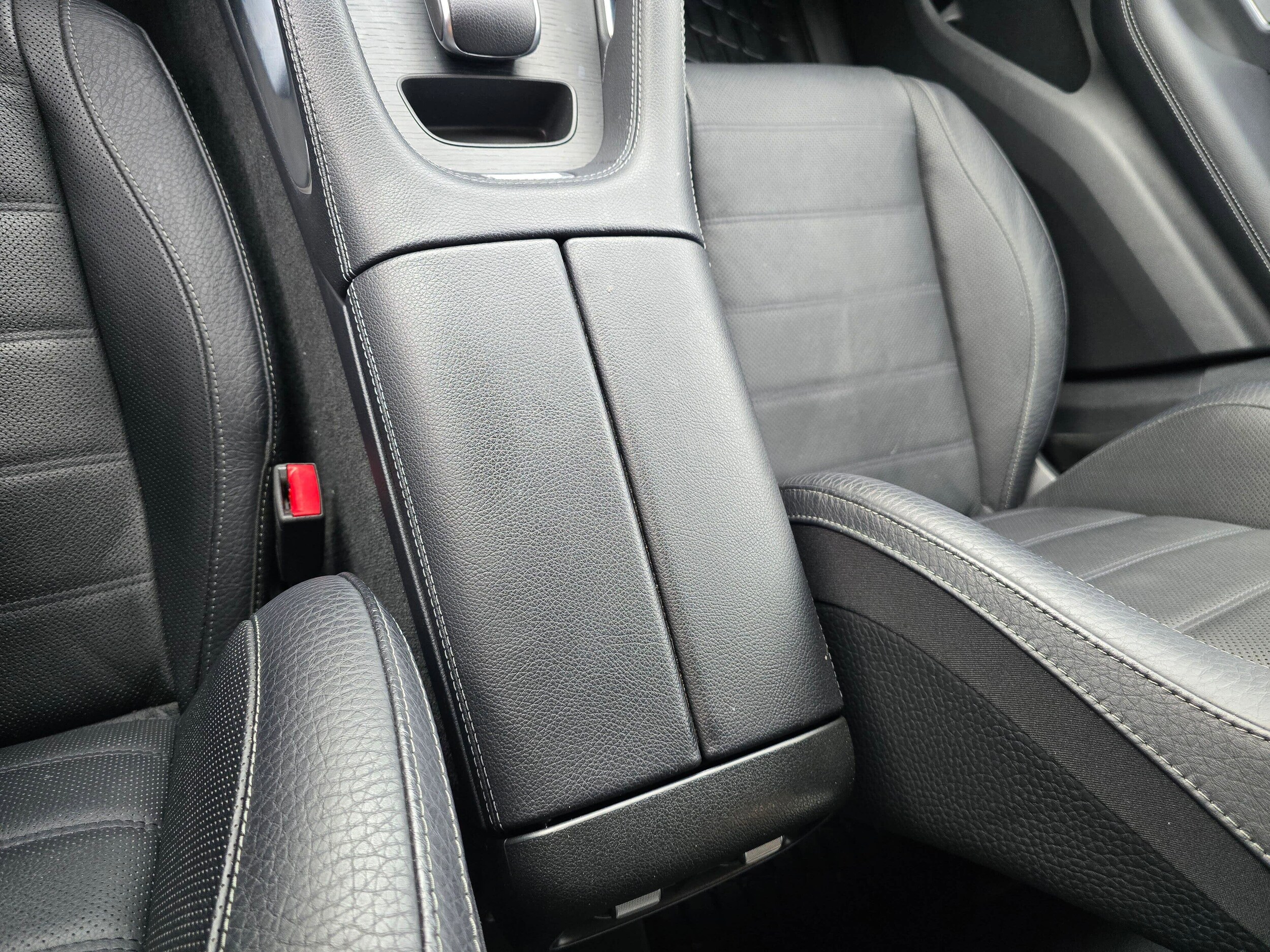 Used 2024 Obsidian Black Metallic Mercedes-Benz GLE 350 image 21