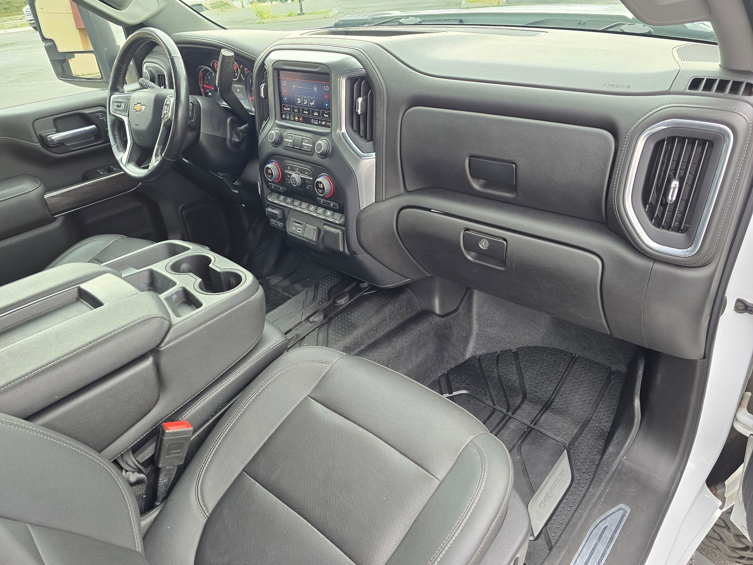 Used 2022 Summit White Chevrolet LTZ image 15