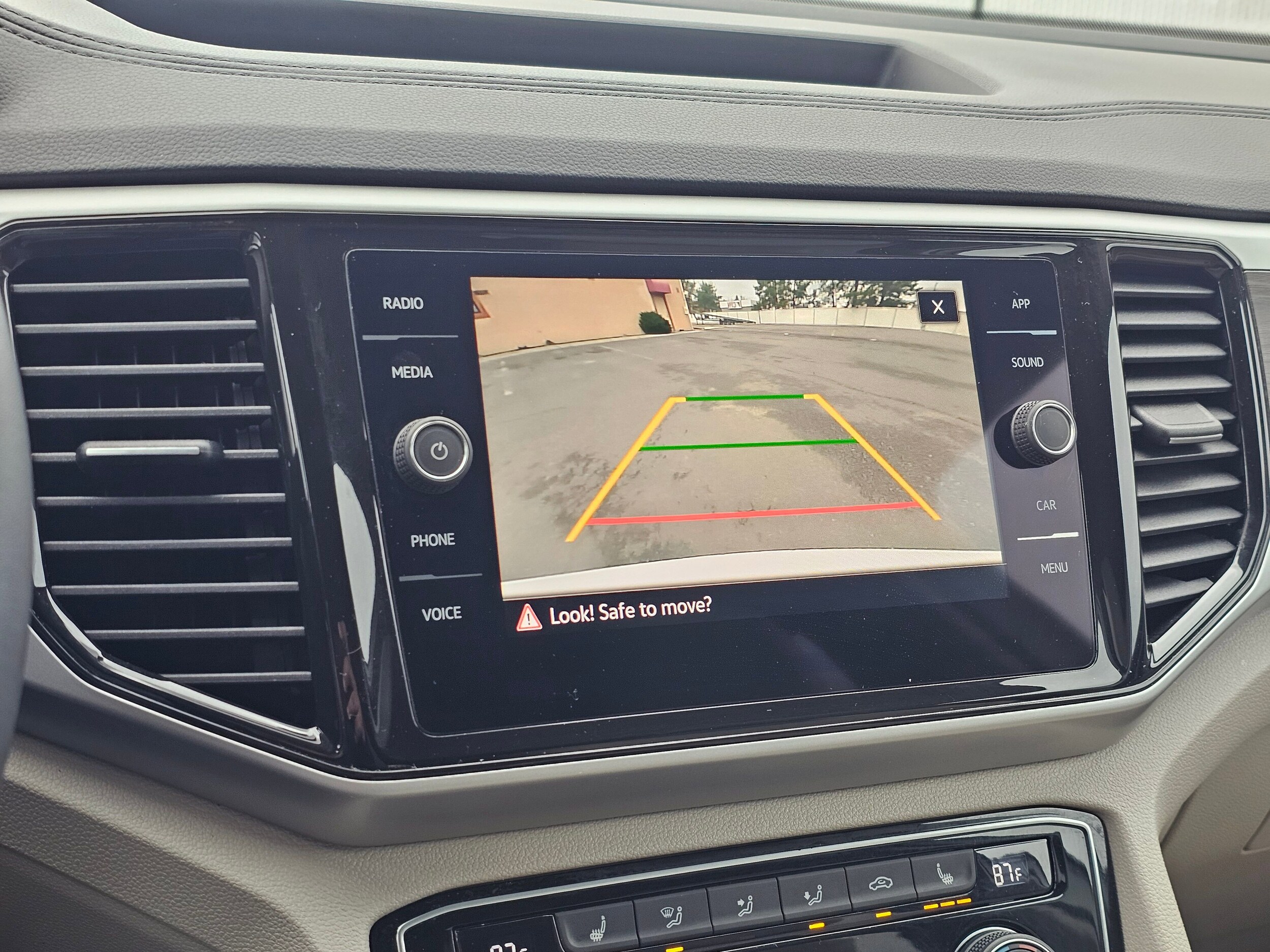 Used 2023 Pure White Volkswagen 2.0T SE w/Technology image 54