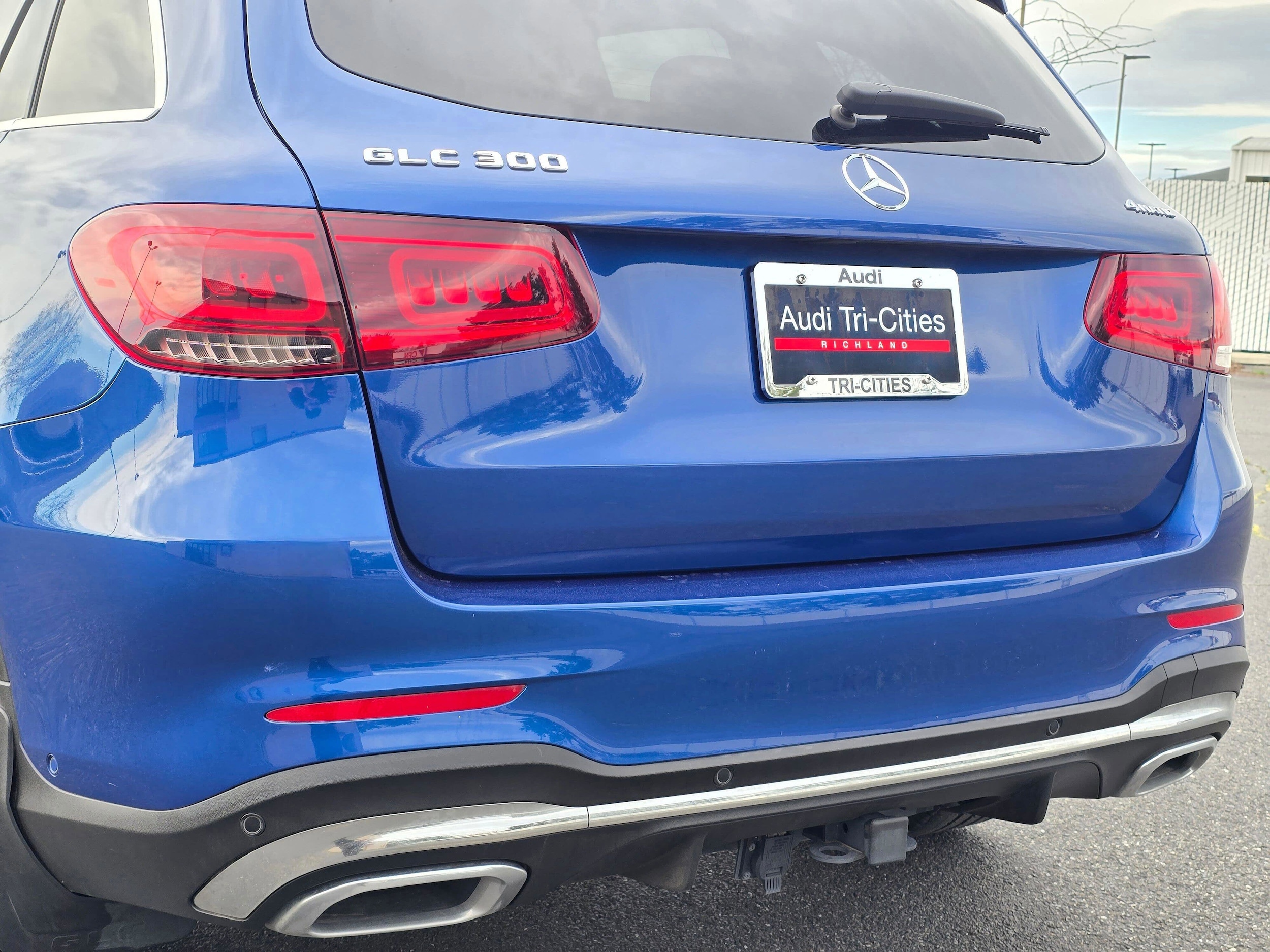 Used 2022 Starling Blue Metallic Mercedes-Benz GLC 300 image 7