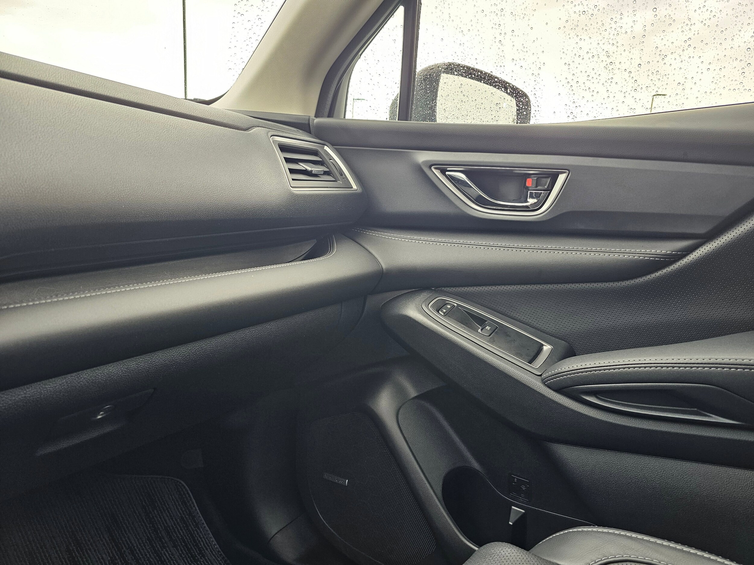 Used 2023 Ice Silver Metallic Subaru Limited image 43