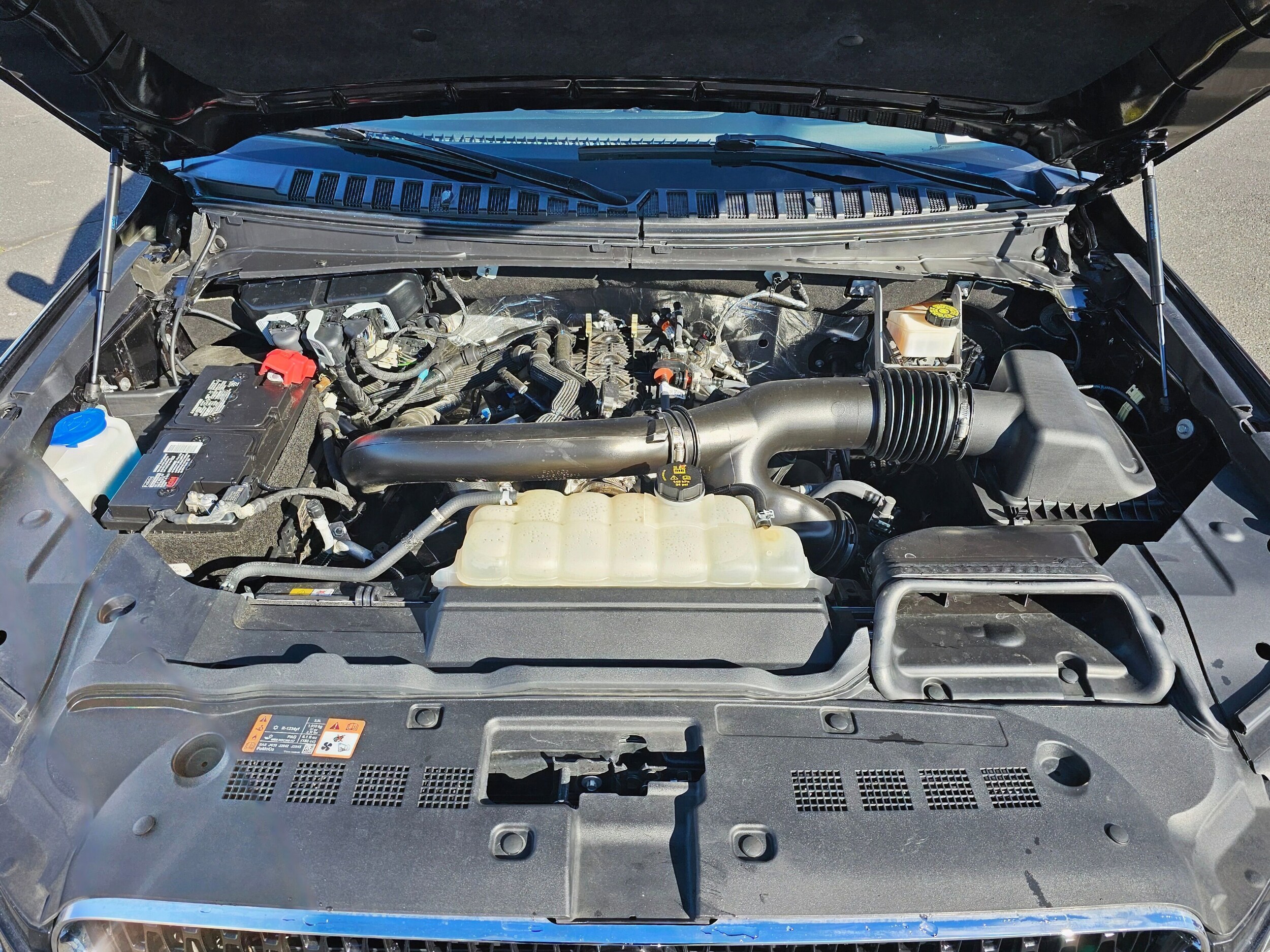 Used 2024 Infinite Black Metallic Clearcoat Lincoln Reserve image 40