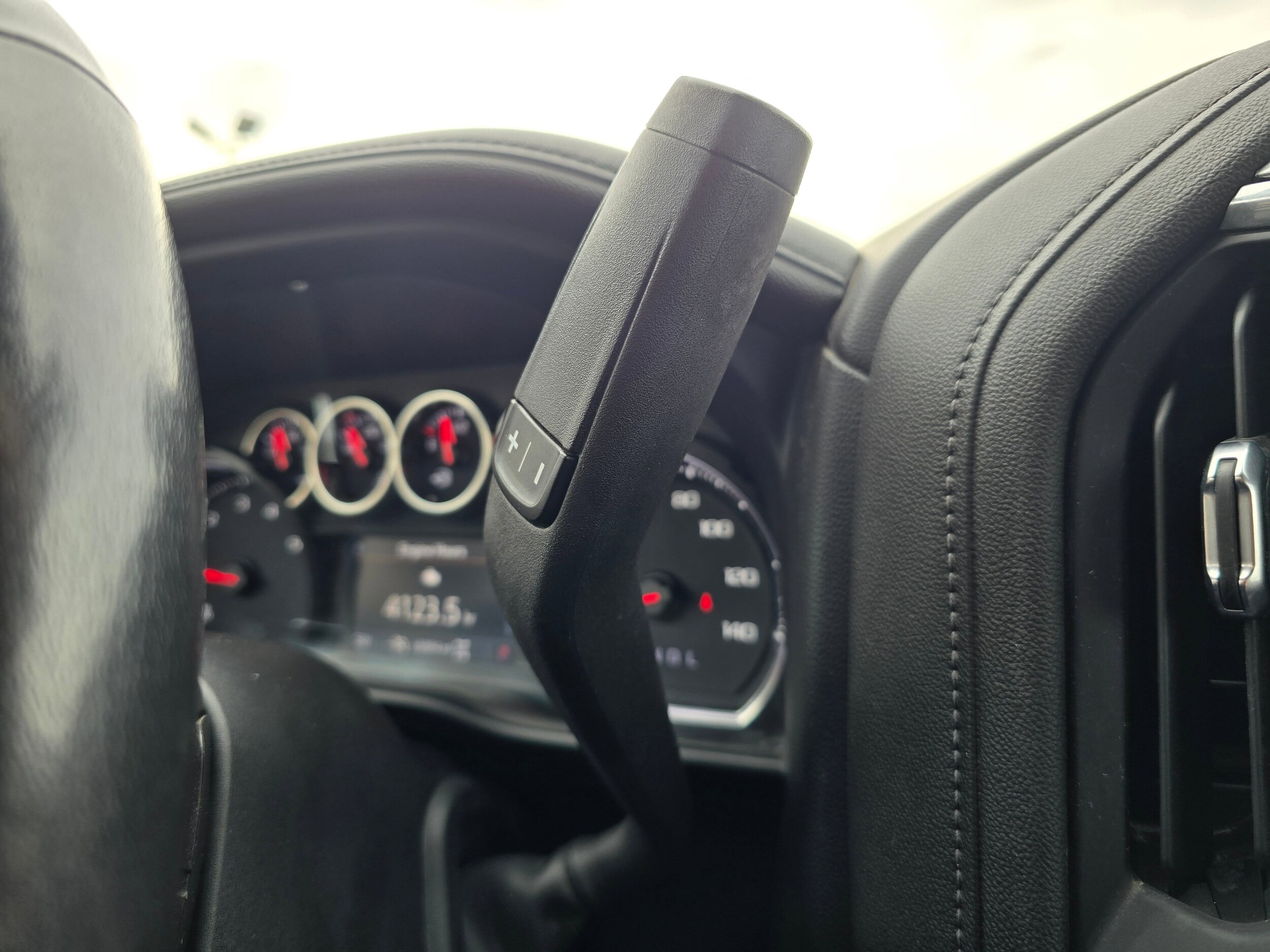 Used 2022 Summit White Chevrolet LTZ image 52