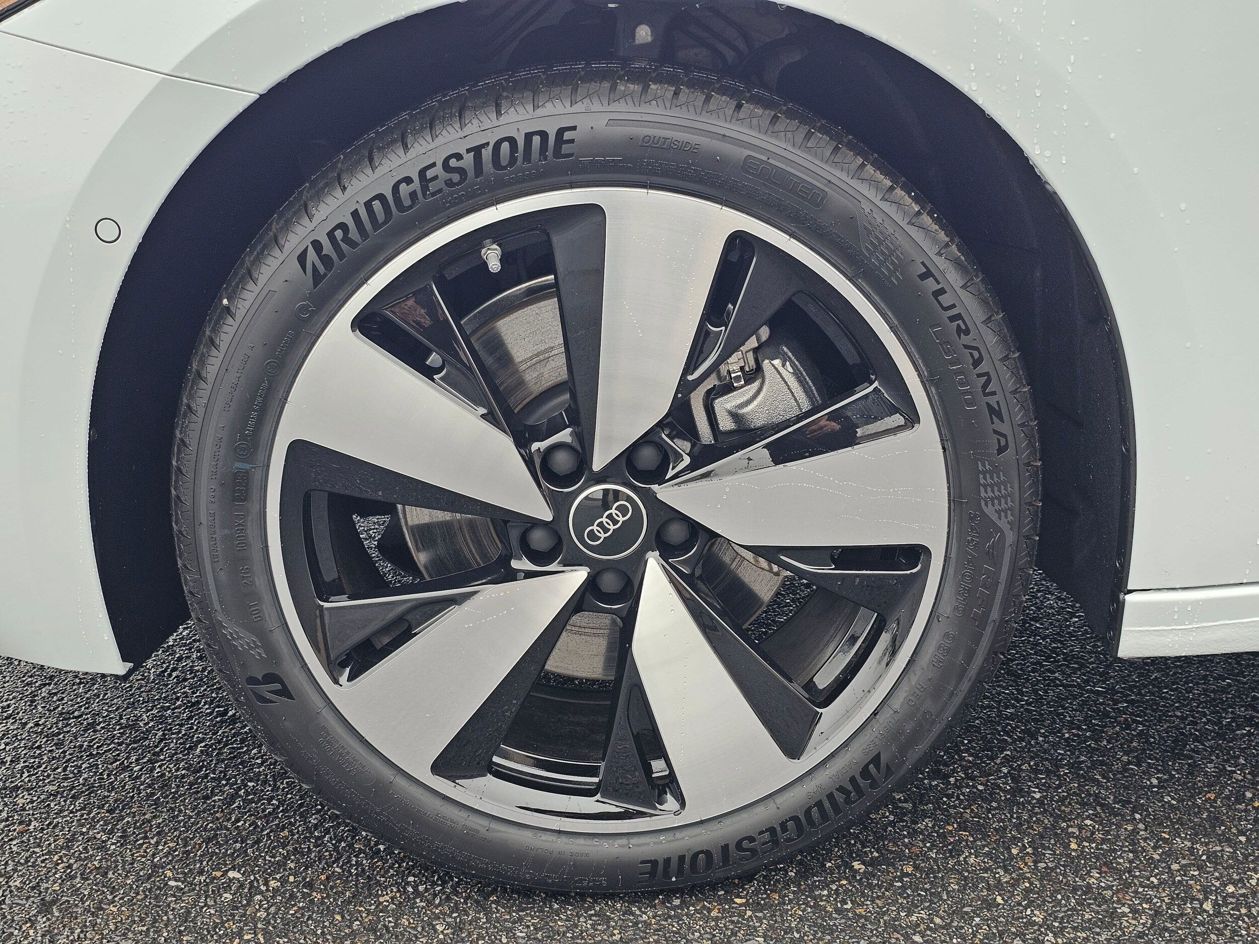 New 2025 Glacier White Audi 2.0T Prestige image 9