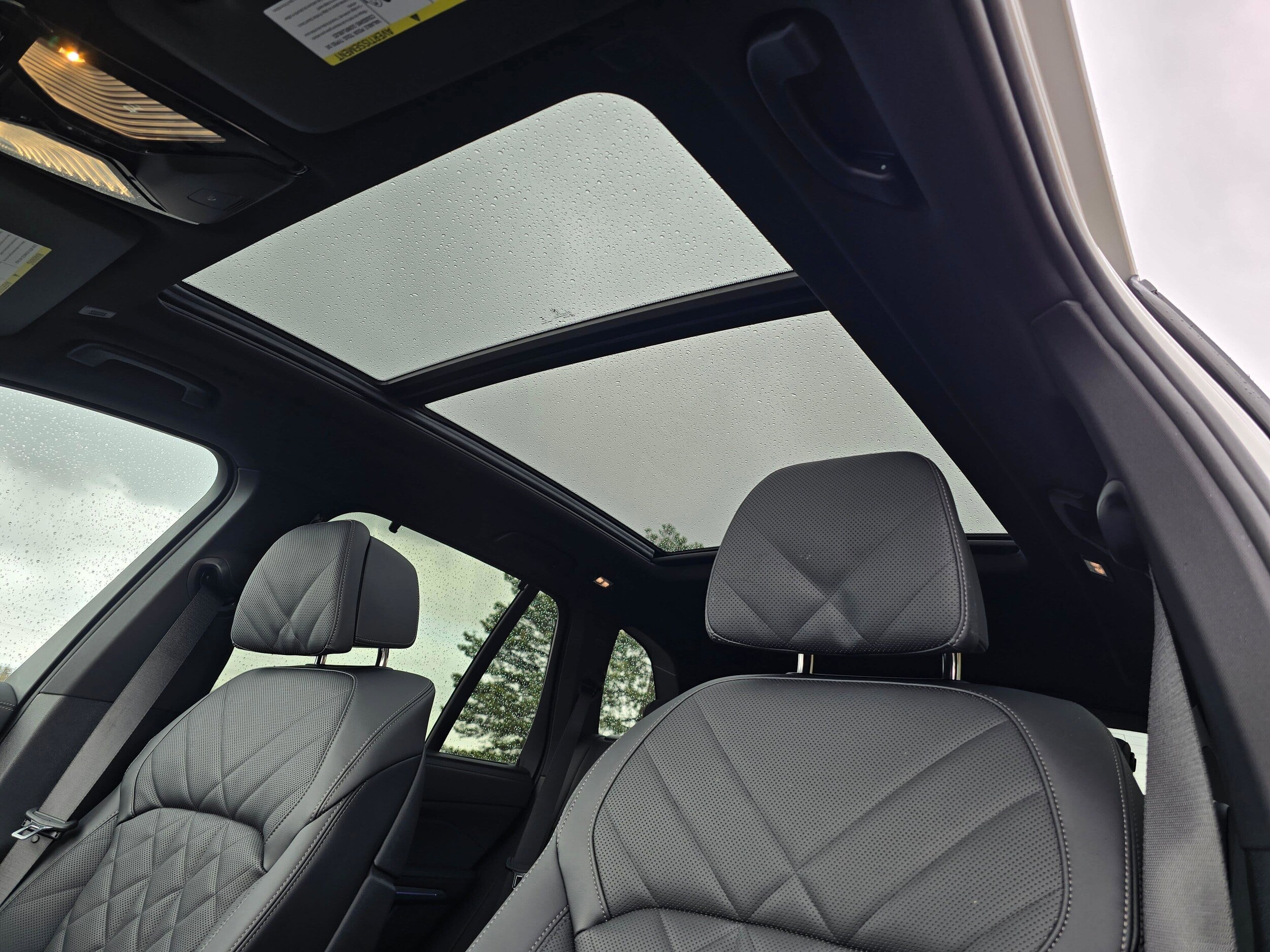 Used 2026 Mineral White Metallic BMW xDrive50e image 28