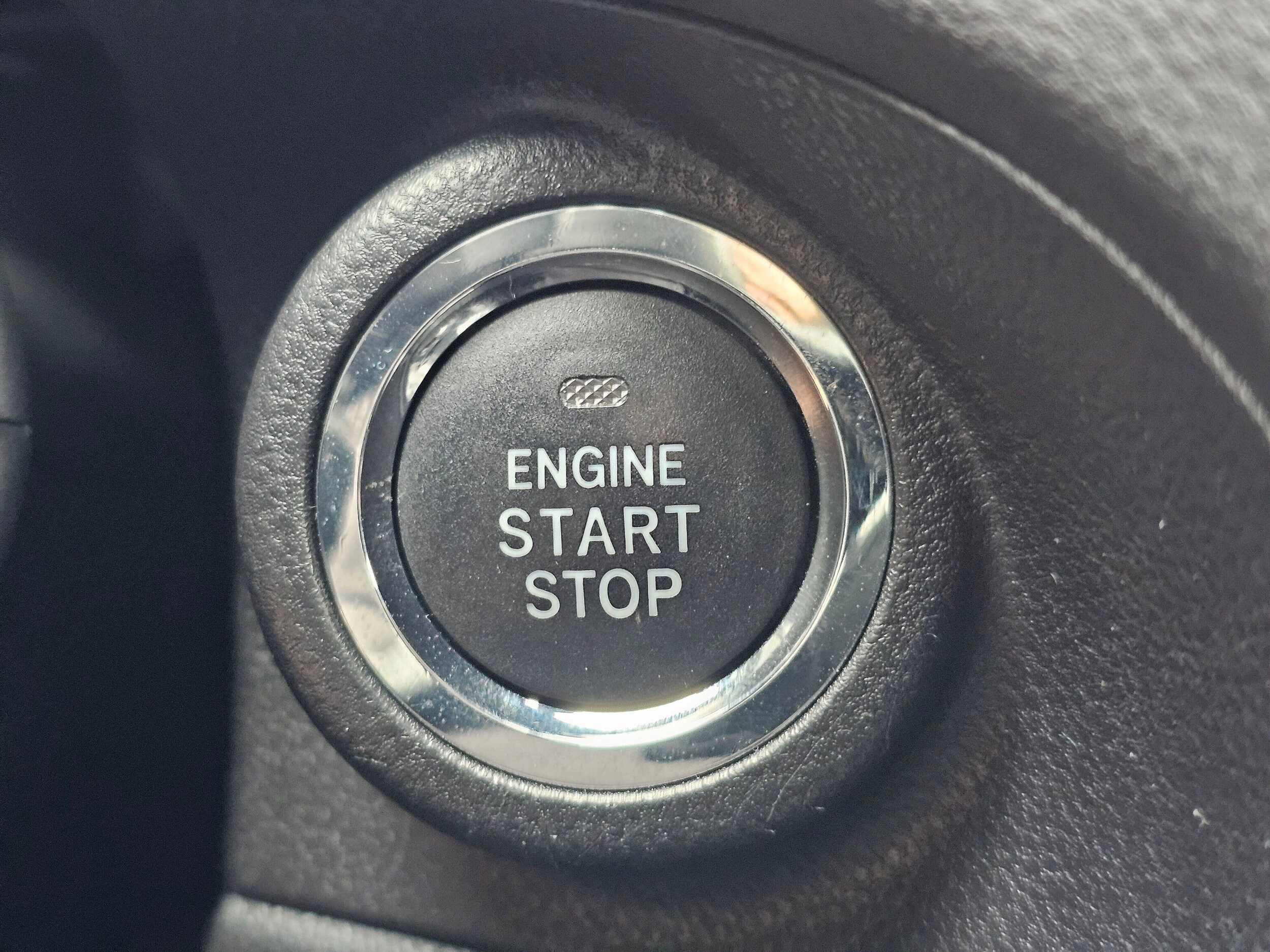 Used 2023 Ice Silver Metallic Subaru Limited image 20