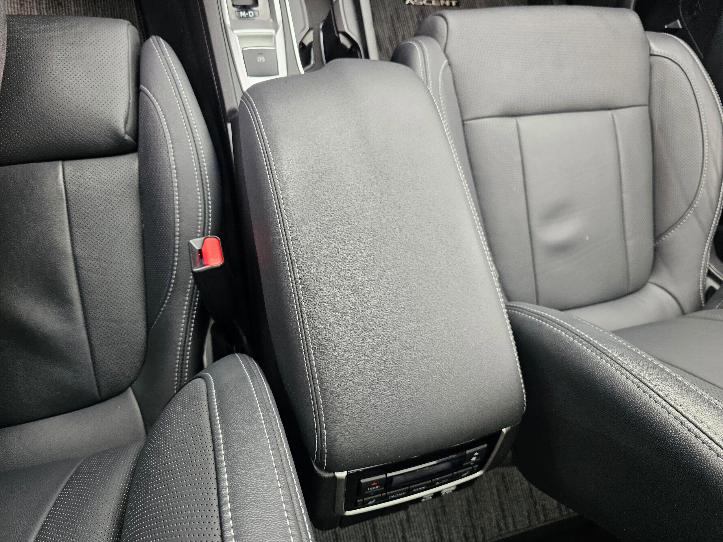 Used 2023 Ice Silver Metallic Subaru Limited image 22