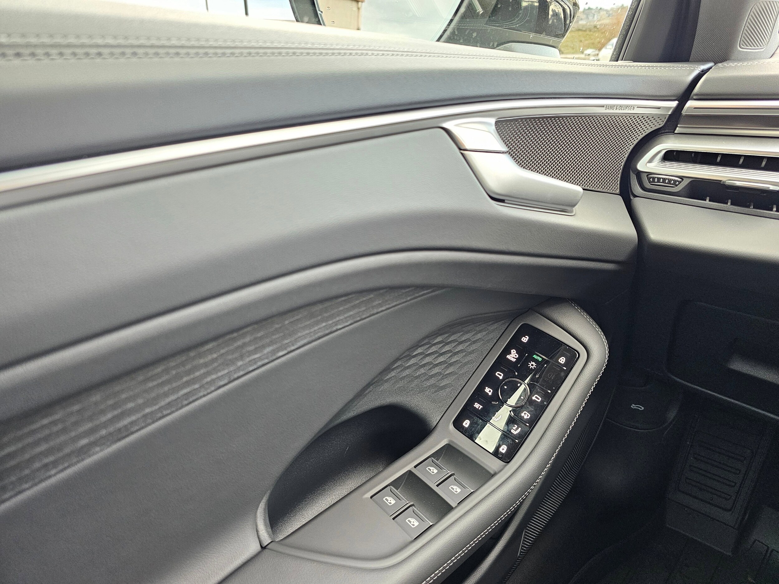 New 2026 Daytona Gray Pearl Audi Premium Plus image 29