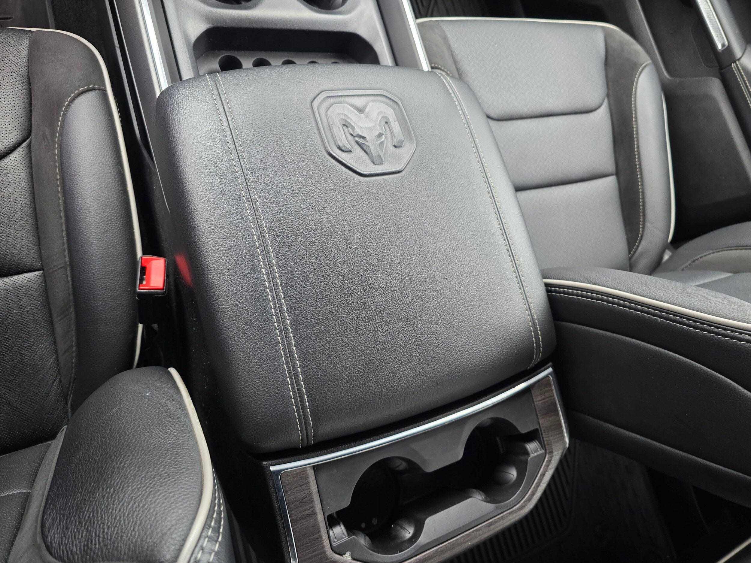 Used 2025 Diamond Black Crystal Pearlcoat Ram Laramie image 25