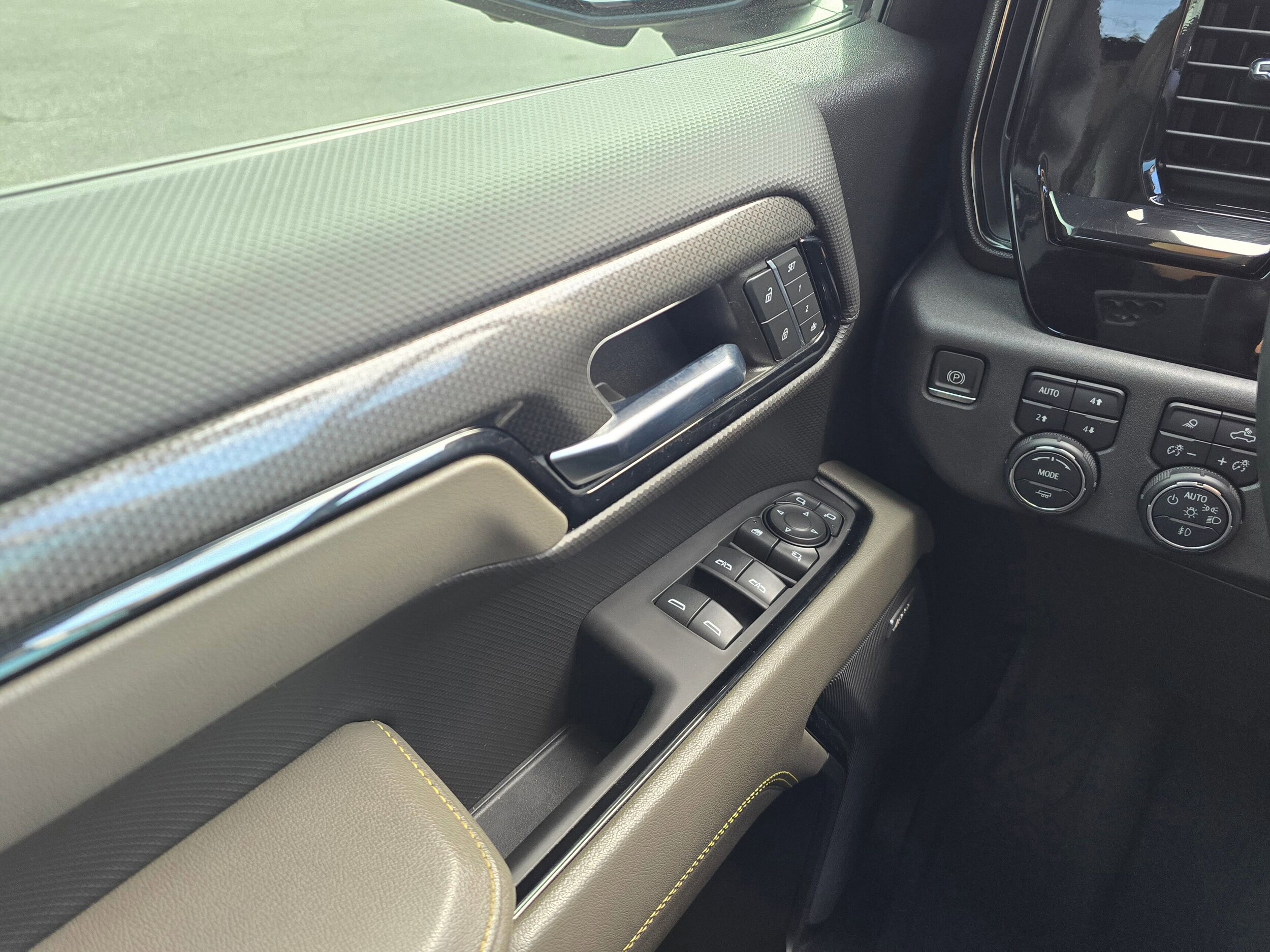 Used 2023 Black Chevrolet ZR2 image 62