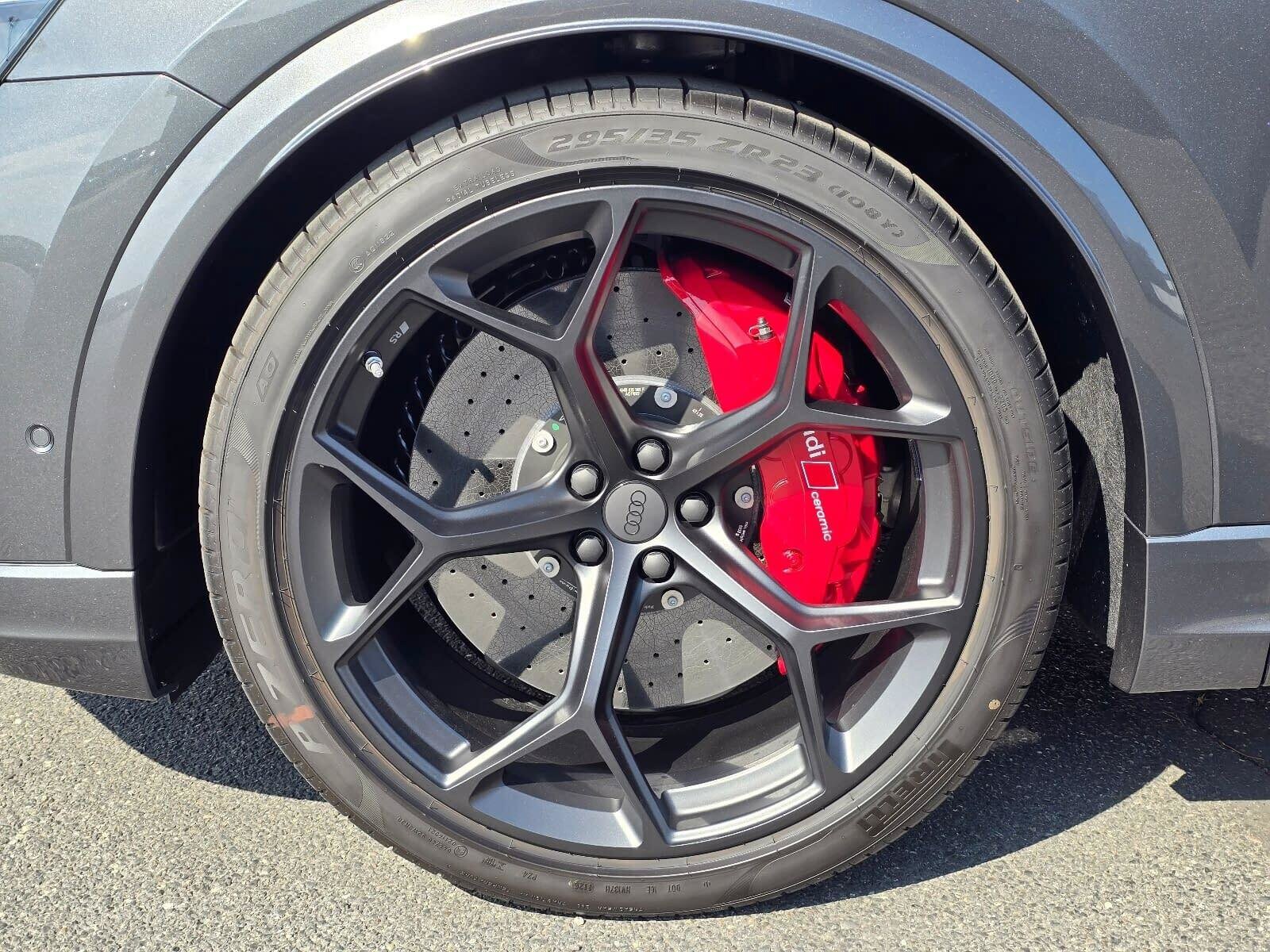 New 2026 Daytona Gray Pearl Audi 4.0T performance image 8
