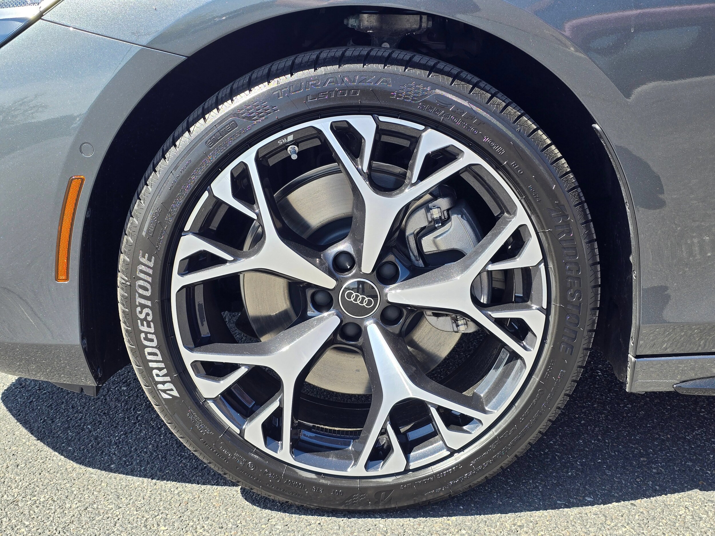 New 2026 Daytona Gray Pearl Audi Premium Plus image 40