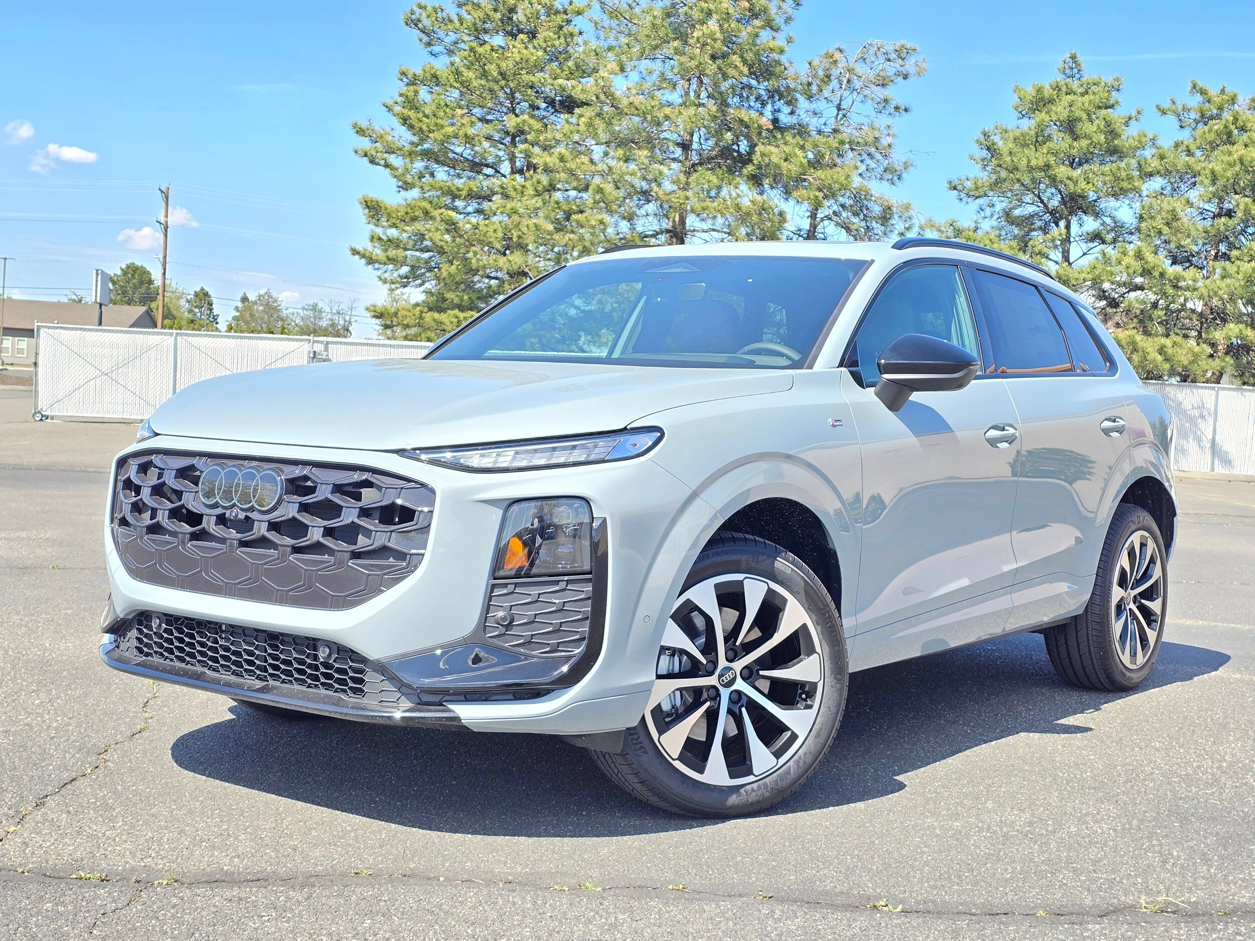 New 2026 Arrow Gray Pearl Audi S line image 32