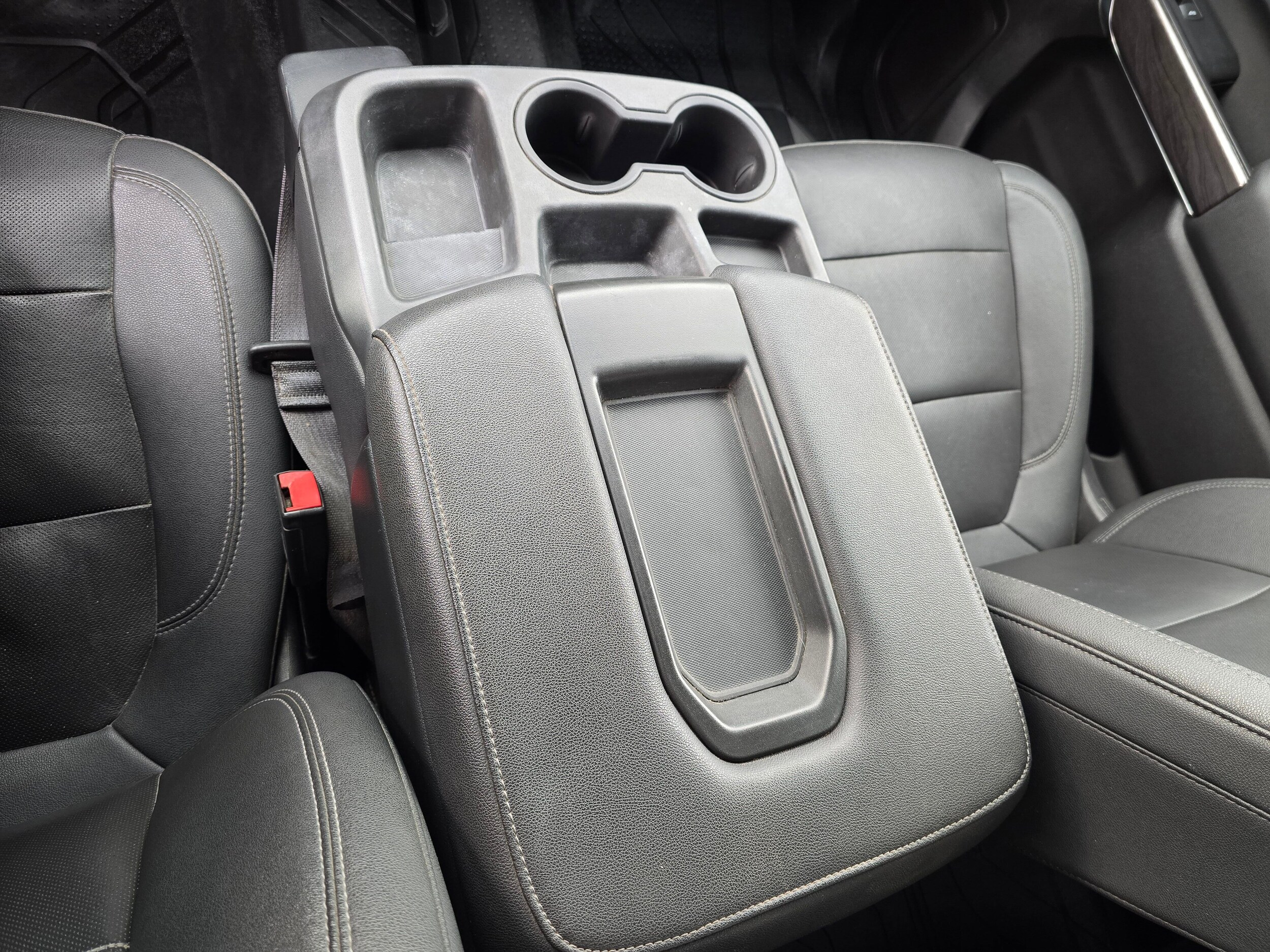 Used 2022 Summit White Chevrolet LTZ image 54