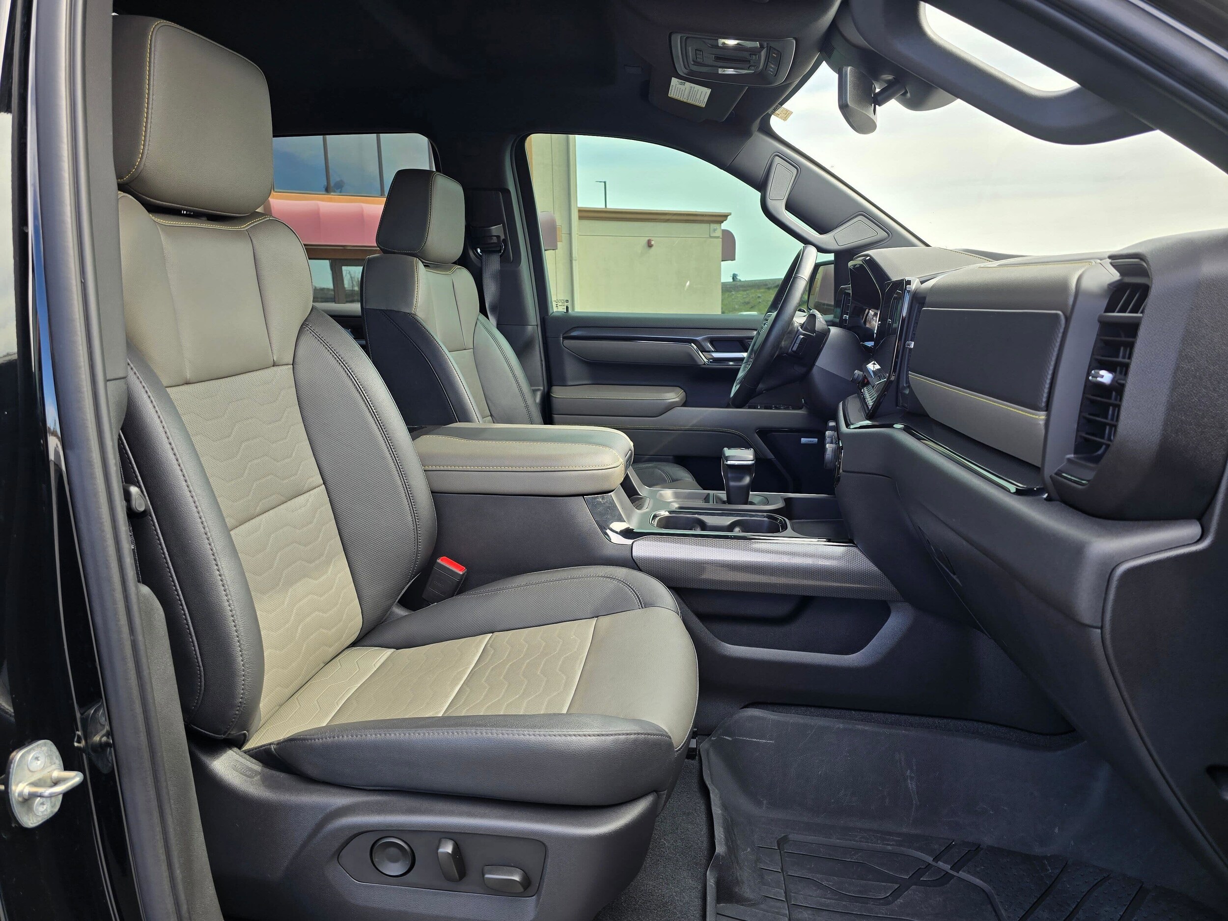 Used 2023 Black Chevrolet ZR2 image 15