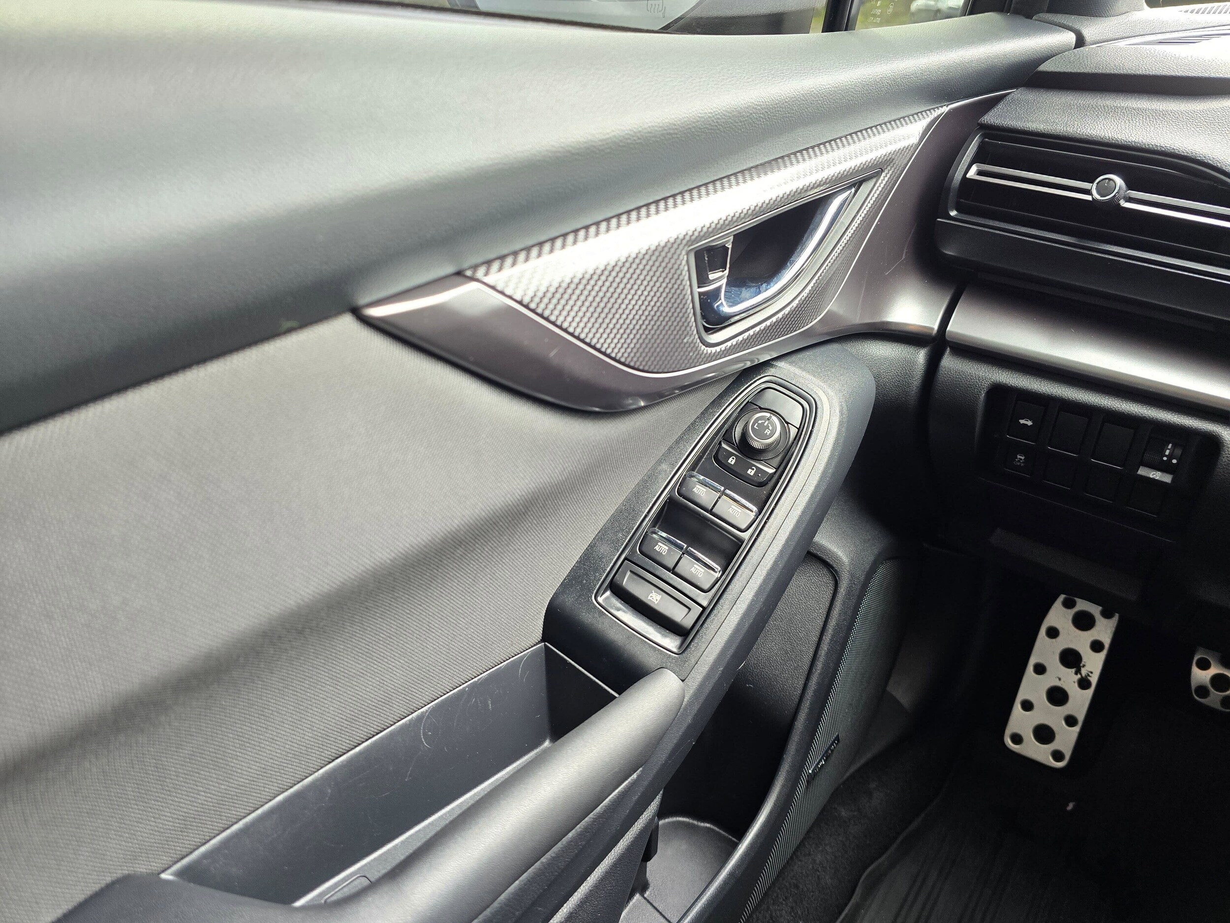 Used 2022 Crystal Black Silica Subaru Premium image 29