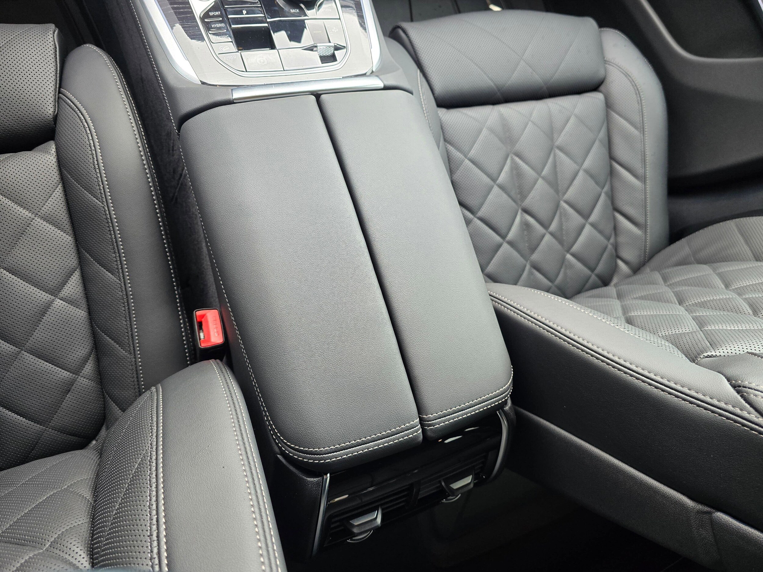 Used 2026 Mineral White Metallic BMW xDrive50e image 24