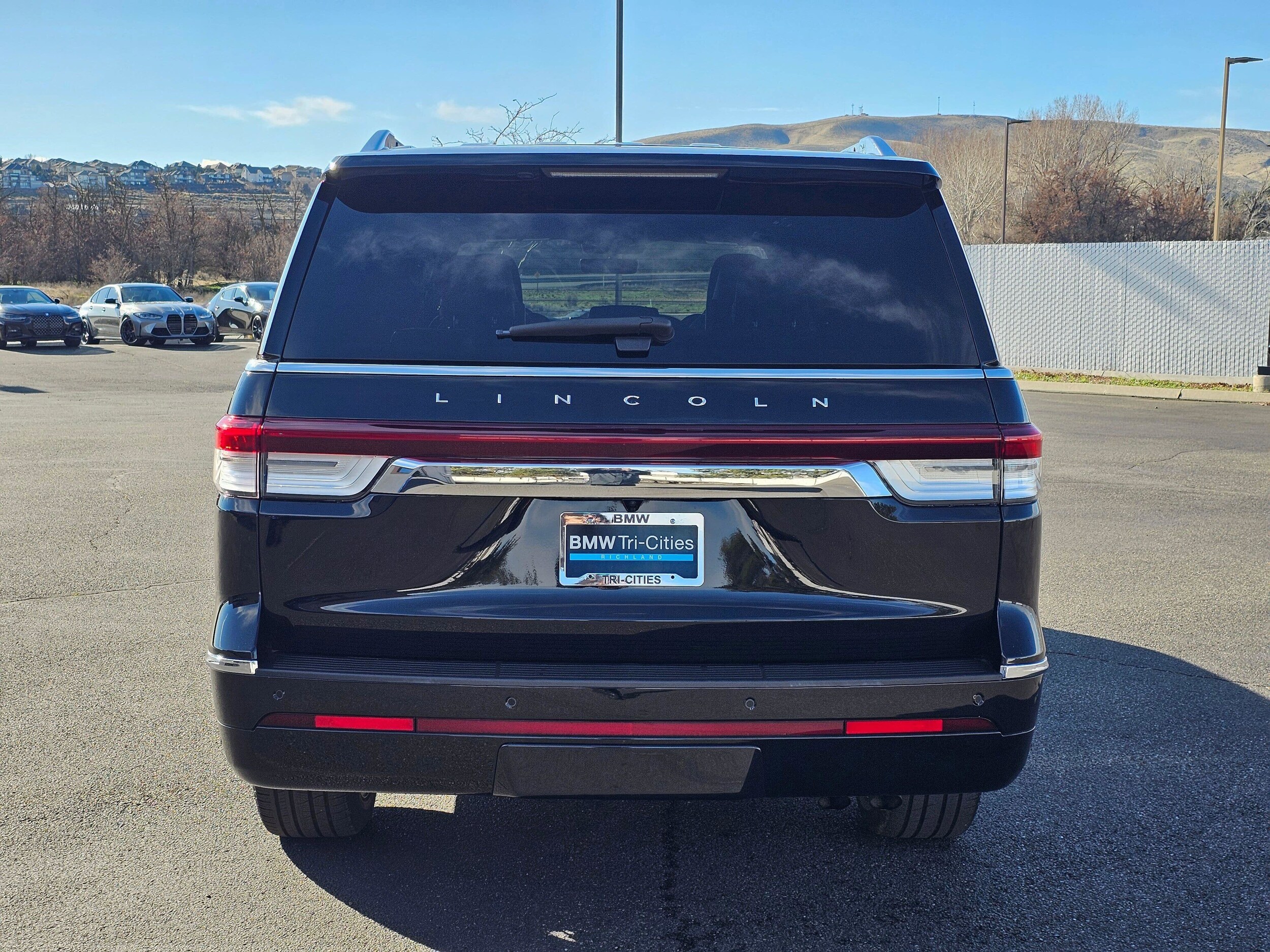 Used 2024 Infinite Black Metallic Clearcoat Lincoln Reserve image 5