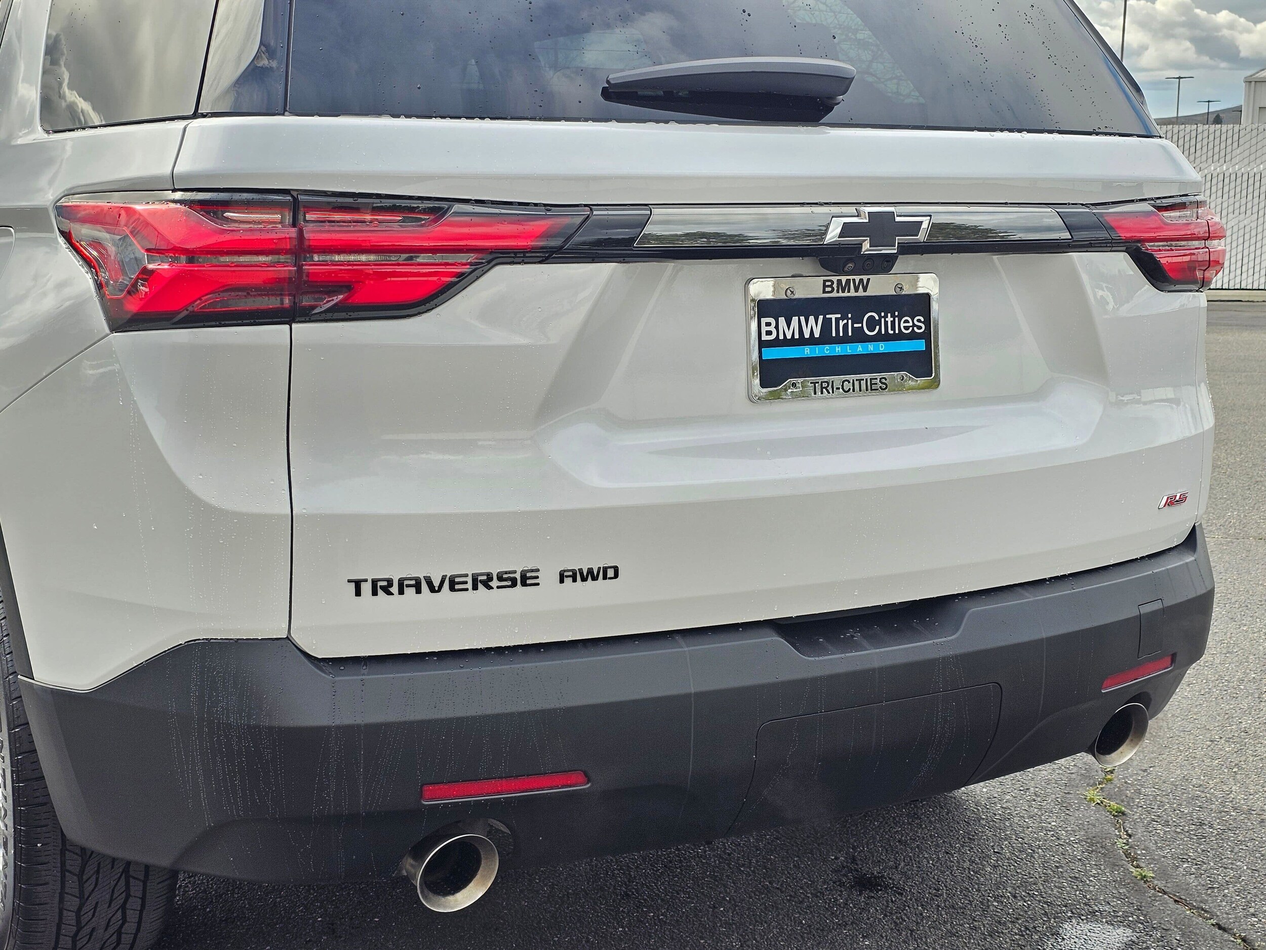 Used 2023 Iridescent Pearl Tricoat Chevrolet RS image 7