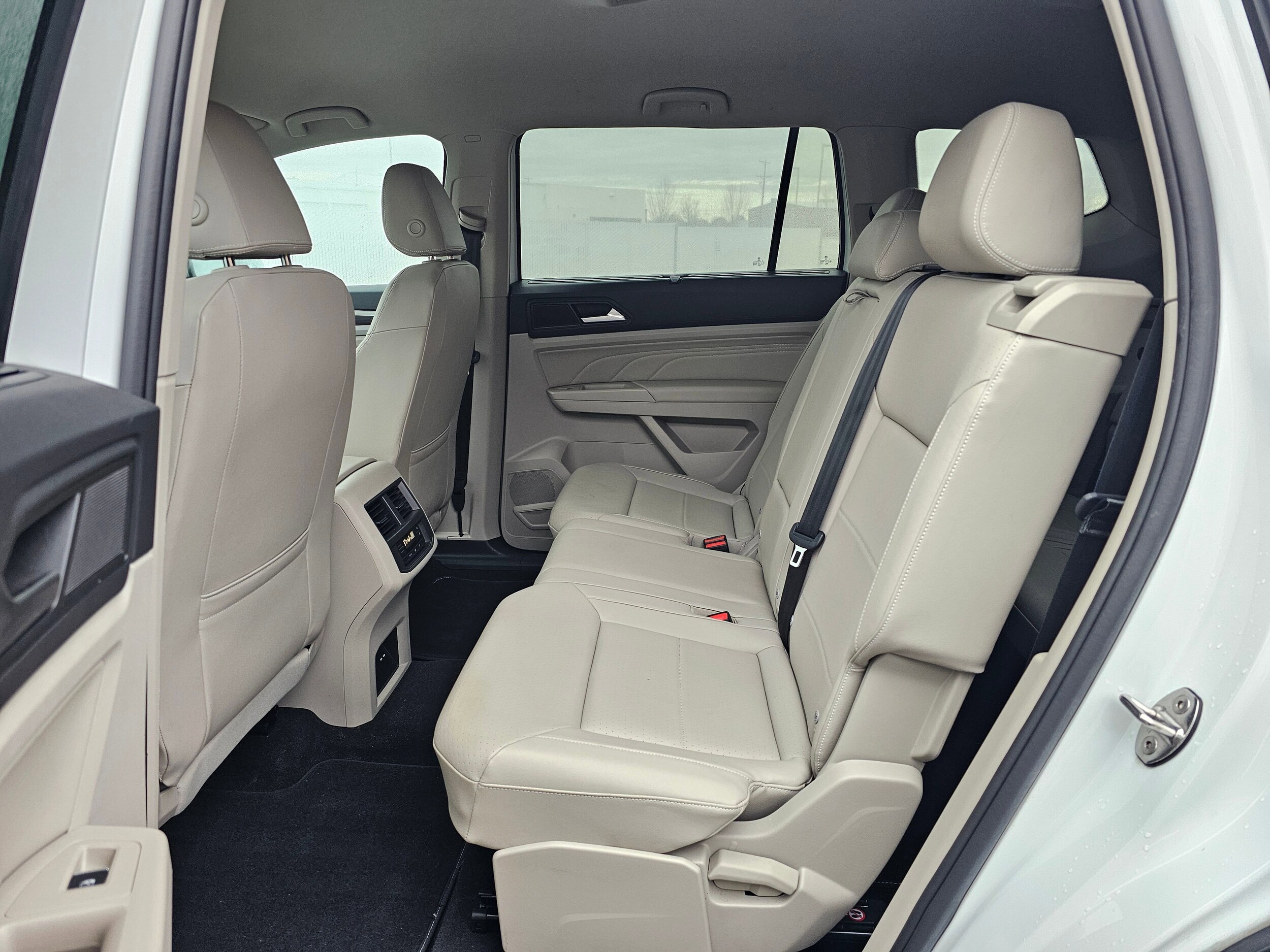 Used 2023 Pure White Volkswagen 2.0T SE w/Technology image 46