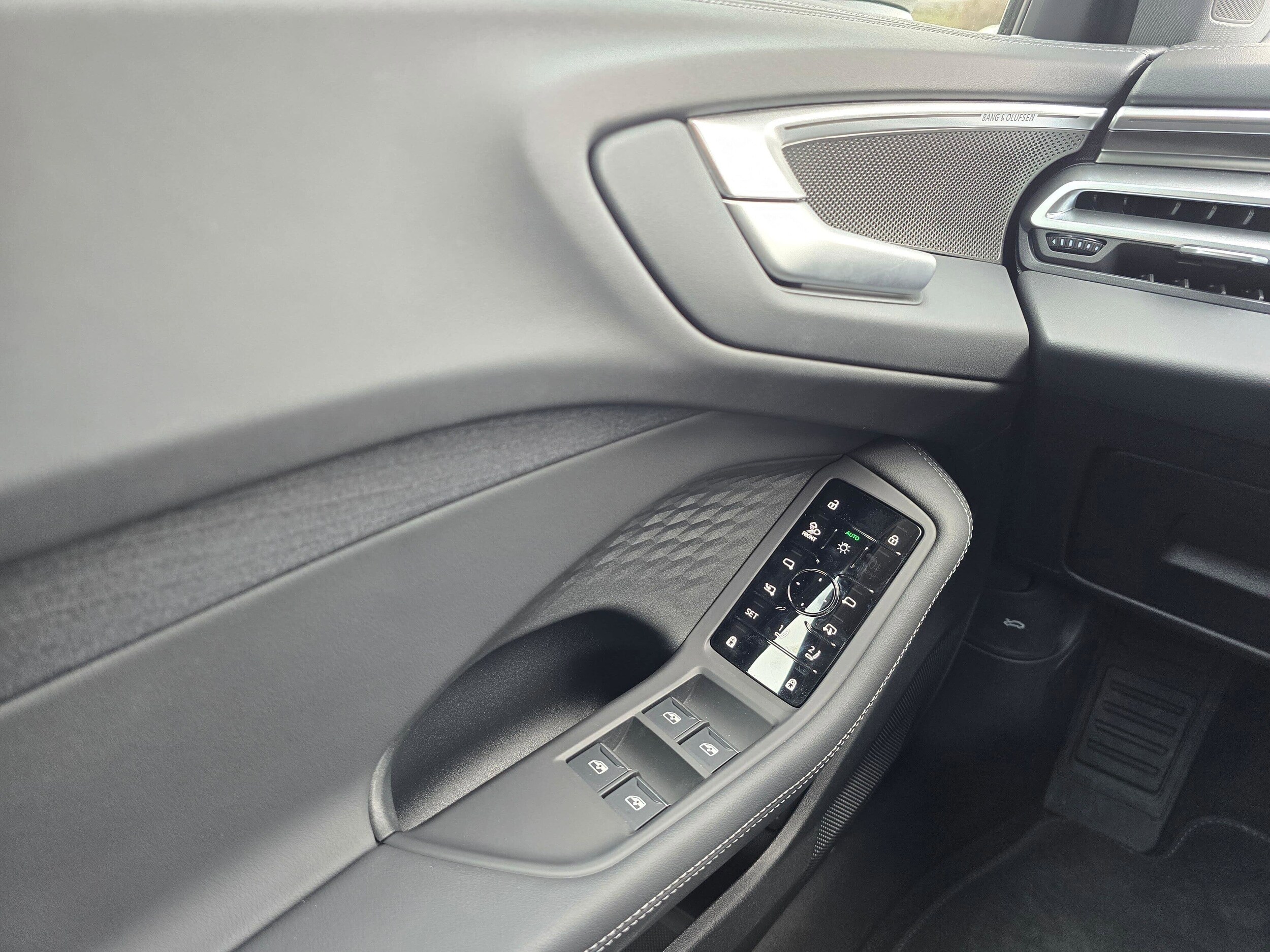 Certified Used 2025 Glacier White Metallic Audi Premium Plus image 28