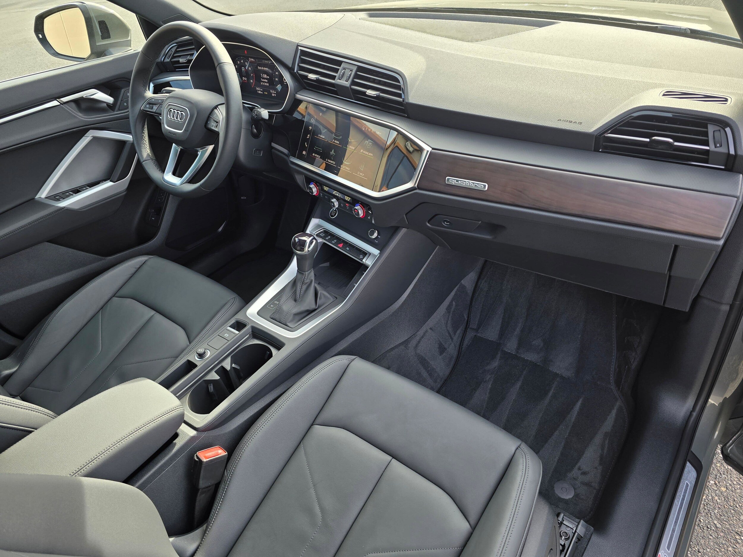 Certified Used 2025 Chronos Gray Metallic Audi S line Premium image 16