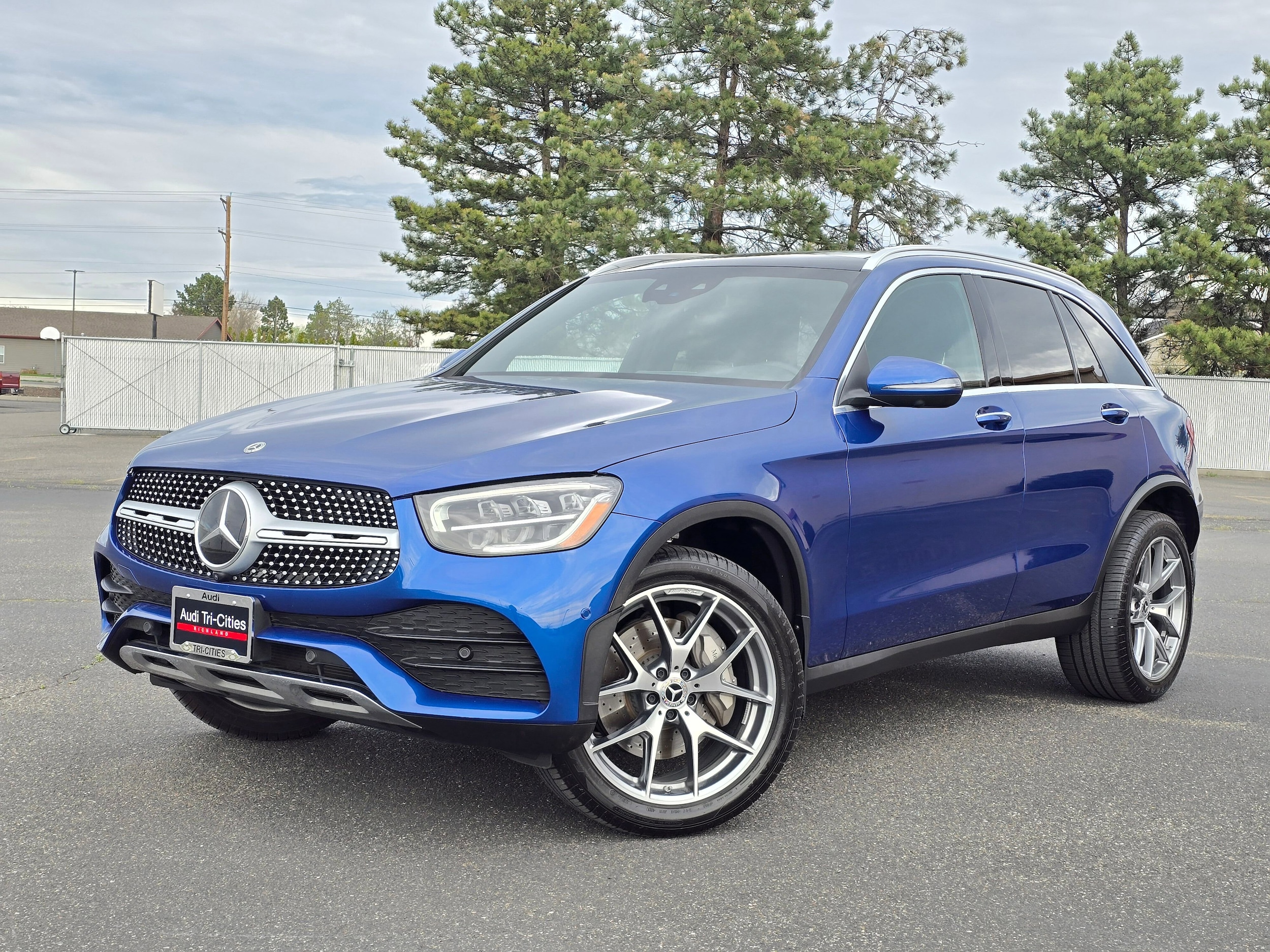 Used 2022 Starling Blue Metallic Mercedes-Benz GLC 300 image 33
