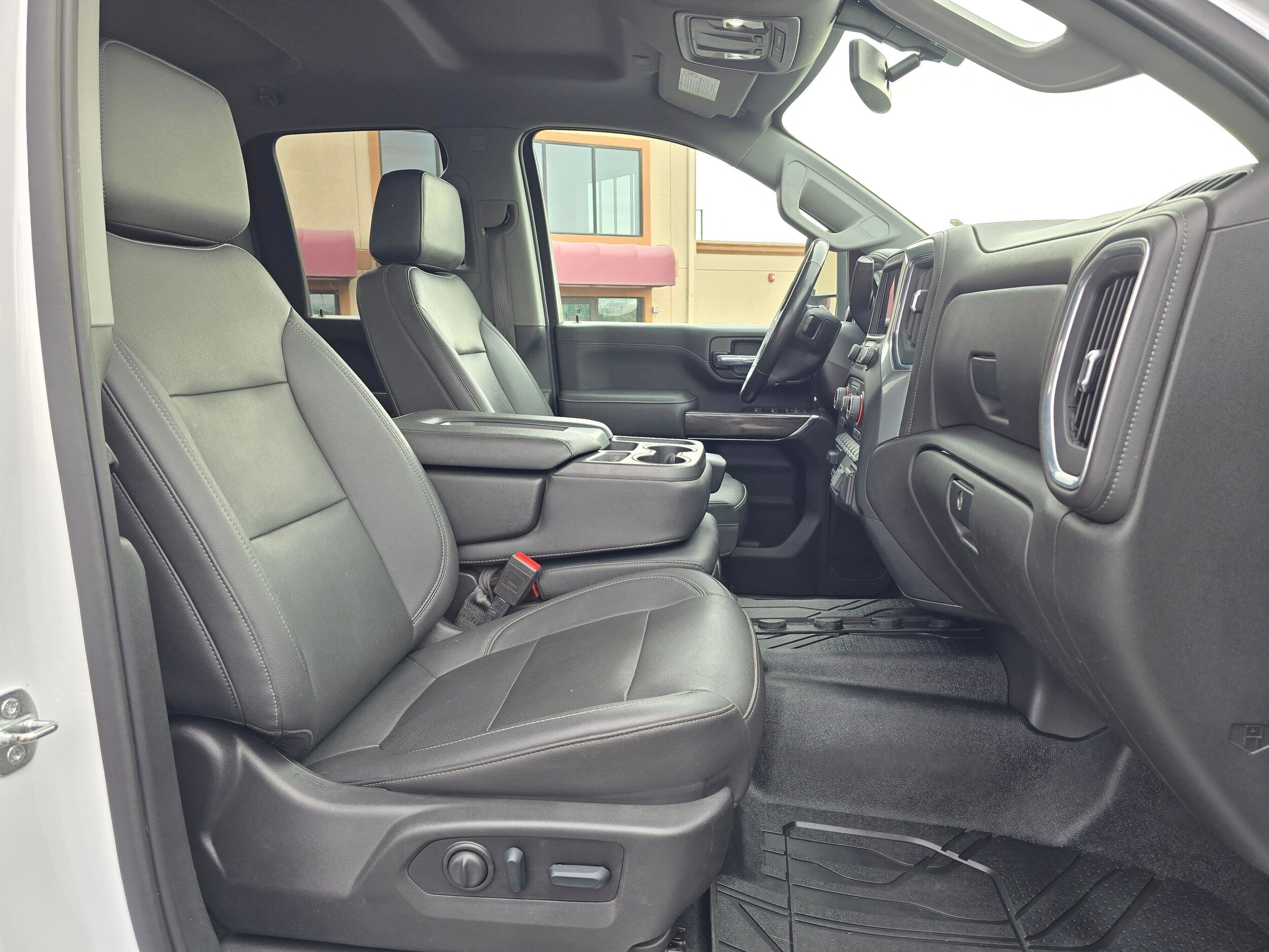 Used 2022 Summit White Chevrolet LTZ image 14