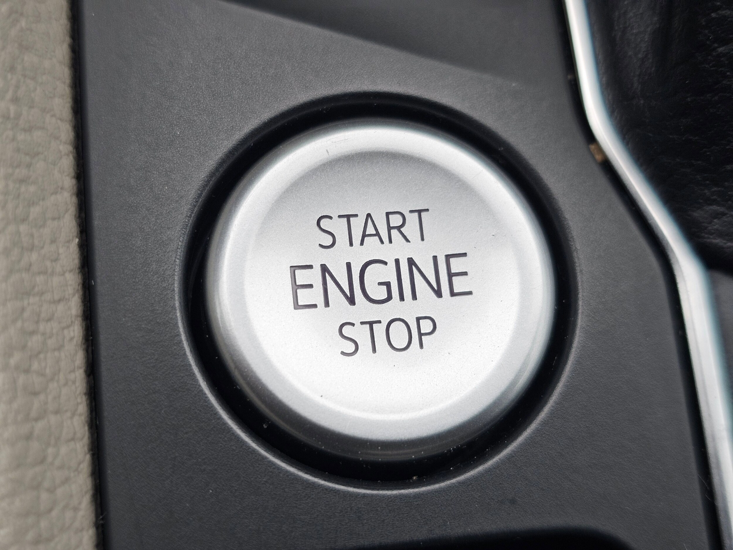 Used 2023 Pure White Volkswagen 2.0T SE w/Technology image 55