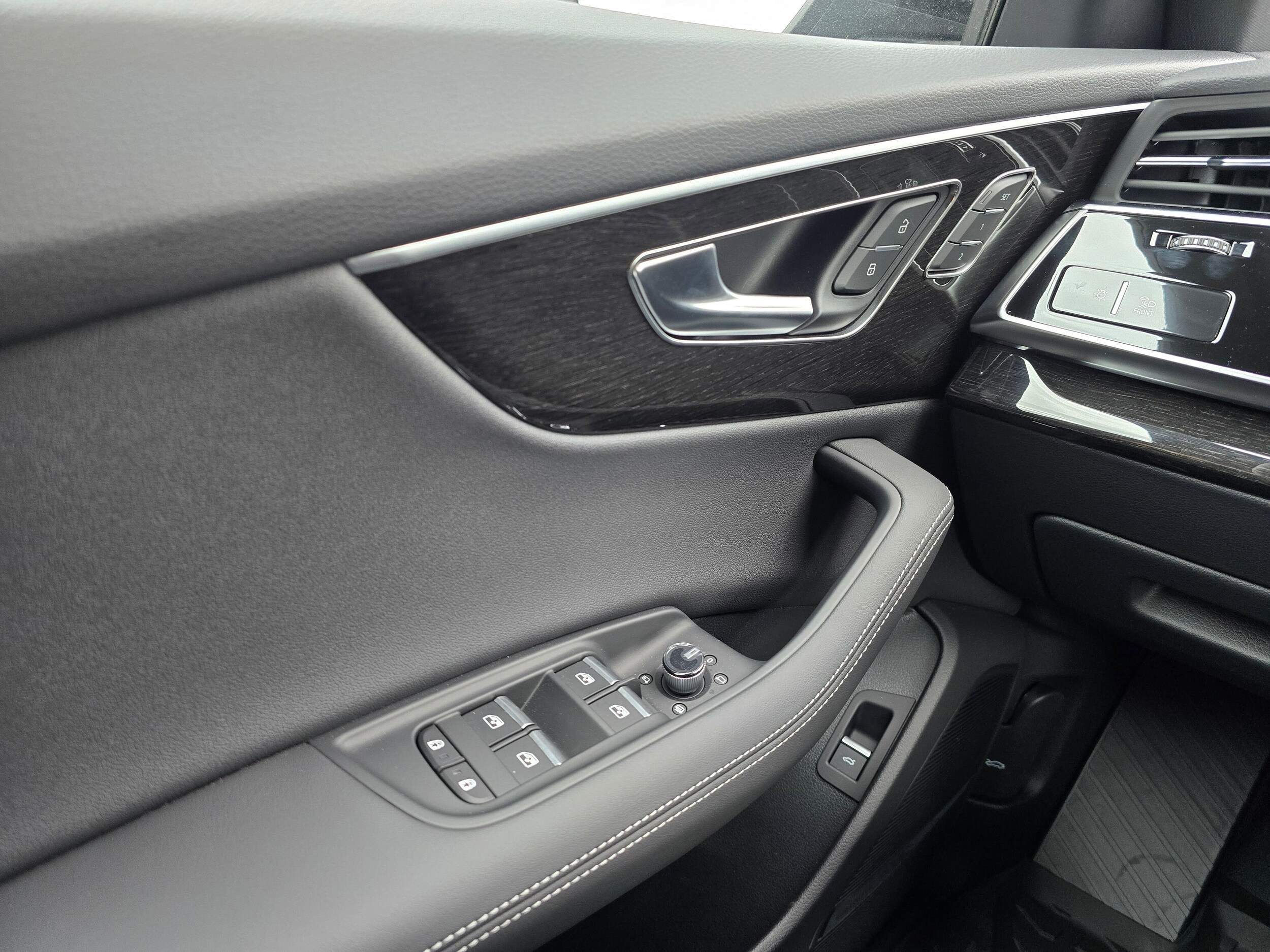 New 2026 Mythos Black Audi 55 Premium Plus image 59