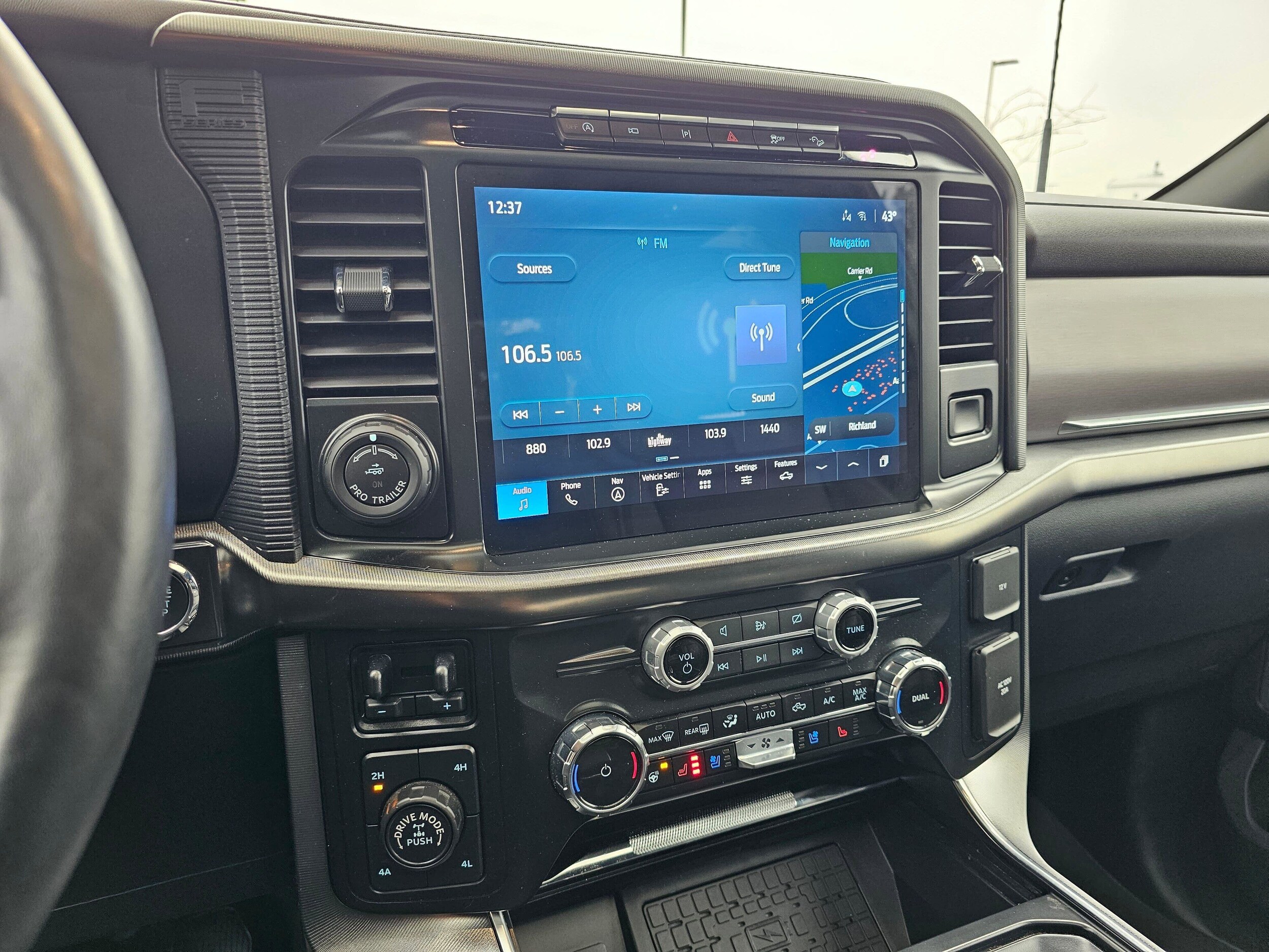 Used 2024 Star White Metallic Tri-Coat Ford Platinum image 21