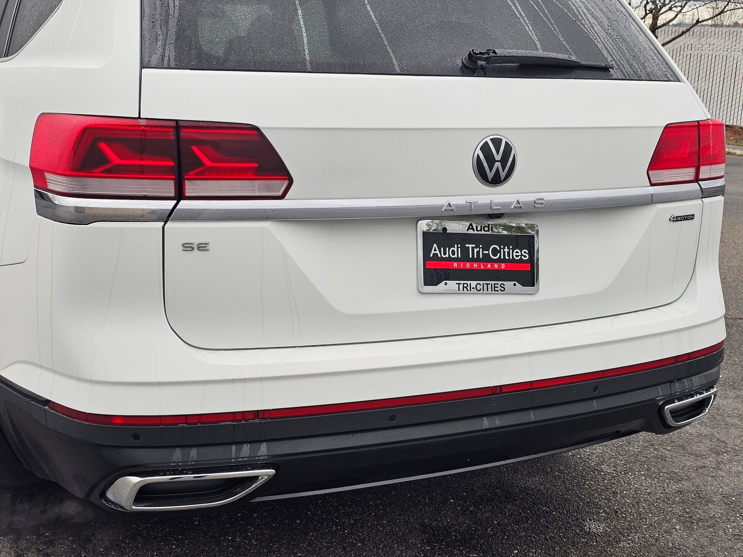 Used 2023 Pure White Volkswagen 2.0T SE w/Technology image 8