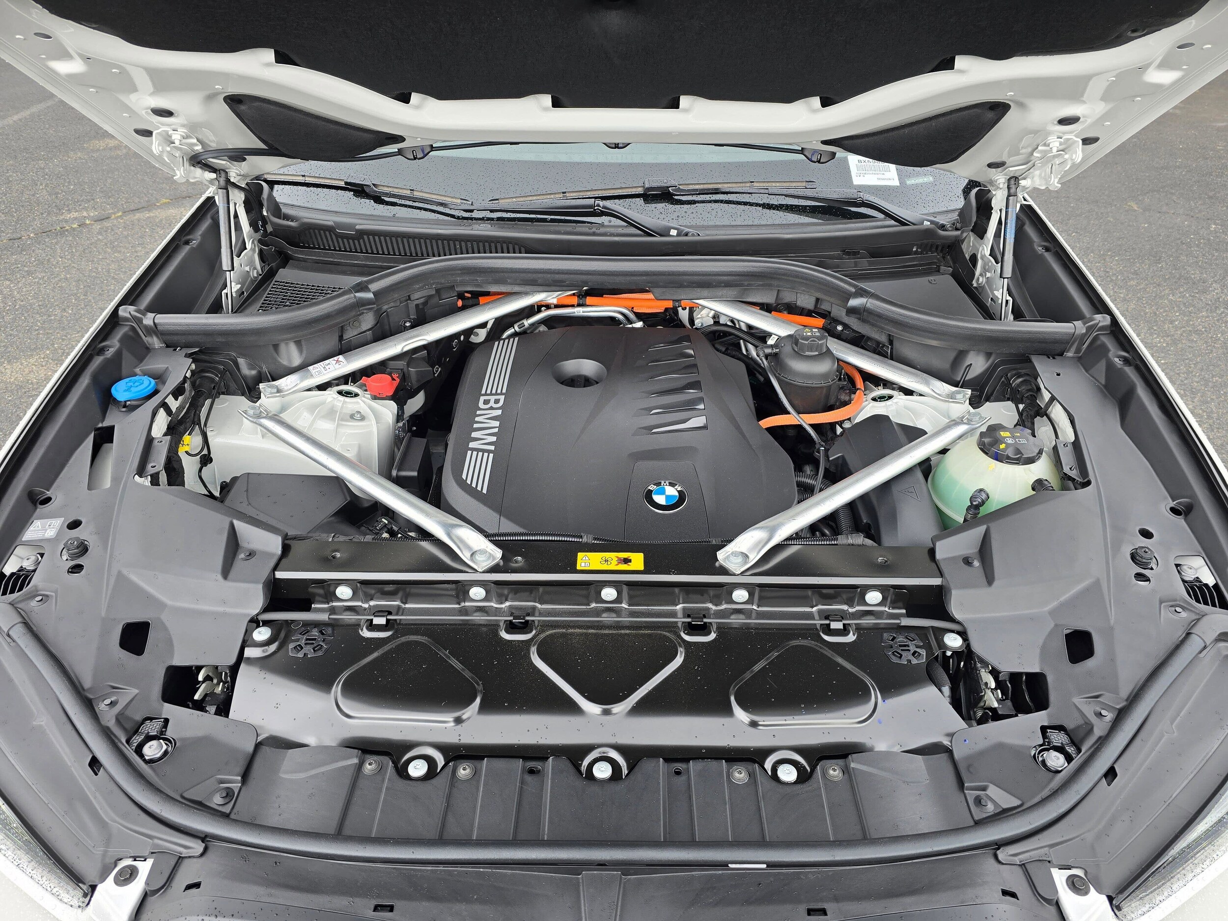 Used 2026 Mineral White Metallic BMW xDrive50e image 9