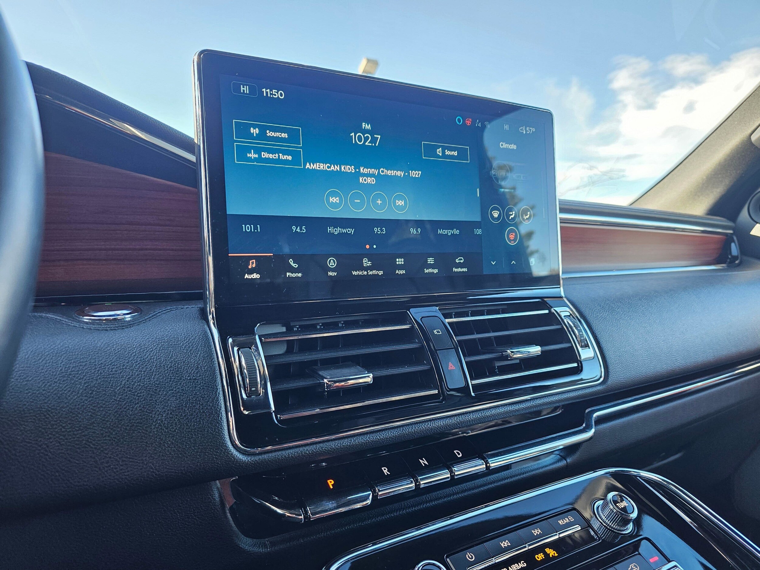 Used 2024 Infinite Black Metallic Clearcoat Lincoln Reserve image 19